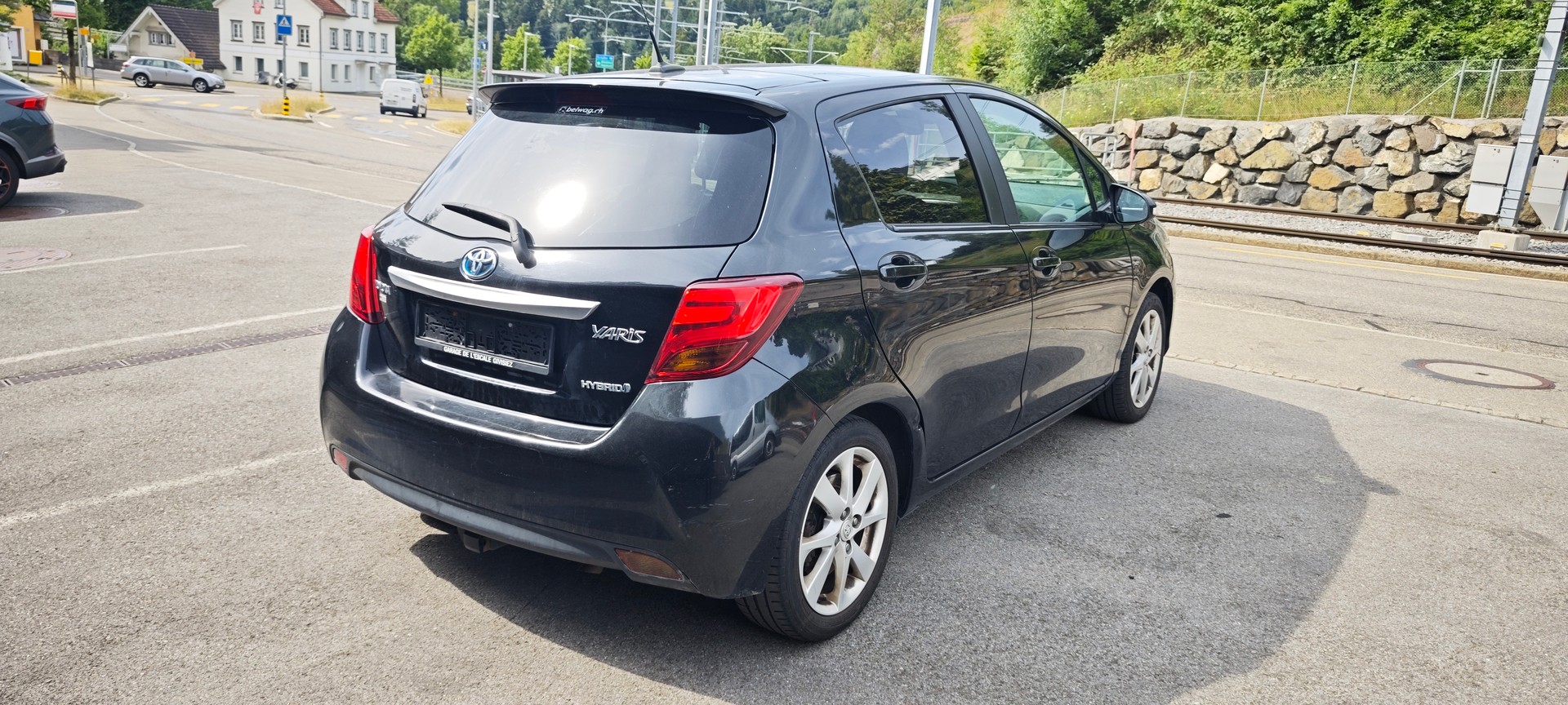 TOYOTA Yaris 1.5 VVT-i Hybrid Luna e-CVT-image-3
