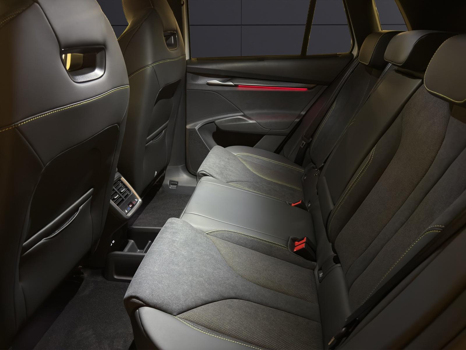 SKODA Elroq RS 4x4-image-15