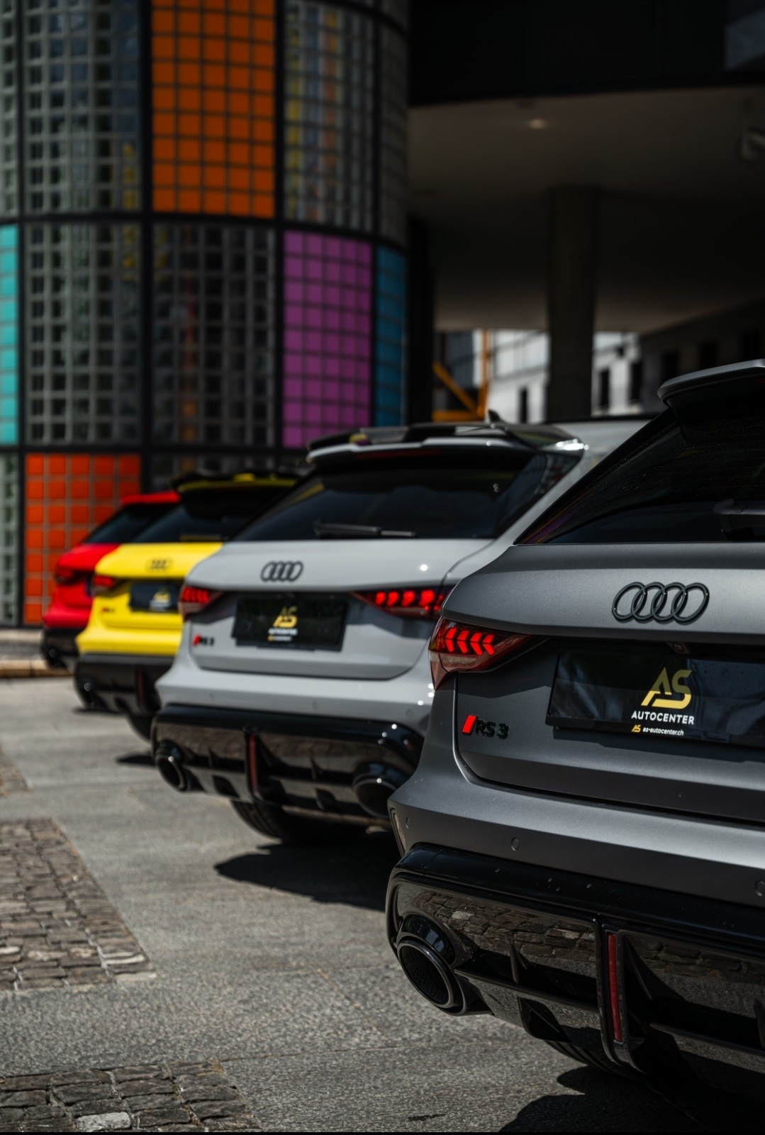 AUDI RS3 Sportback 2.5 TSI Facelift *BLACK* TRAUM | R8-SCHALENSITZE | PANORAMA | CARBON | 280 KMH-image-0
