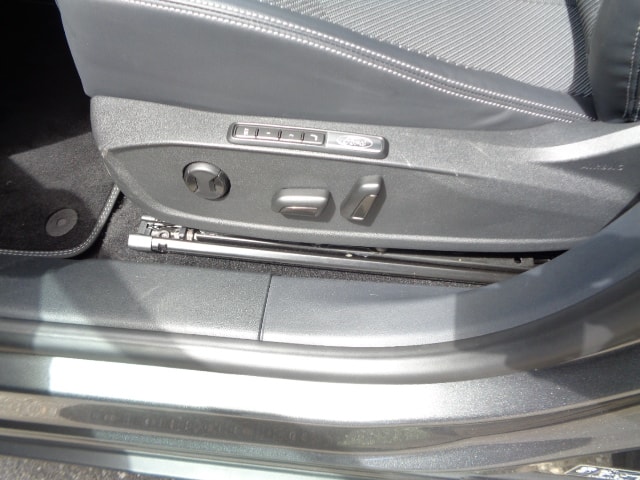 FORD Explorer Extended Range AWD-image-7