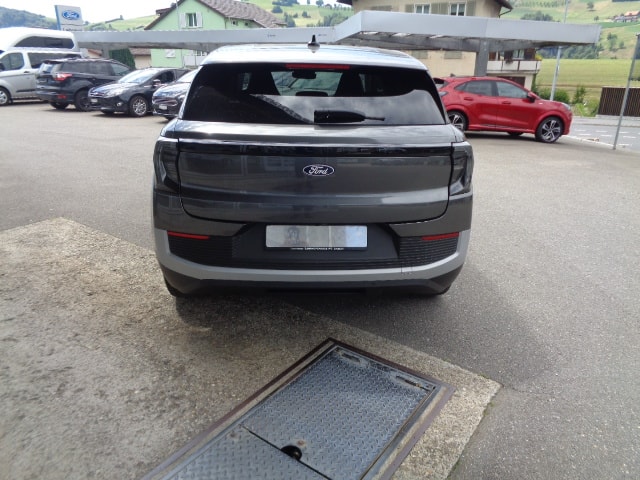 FORD Explorer Extended Range AWD-image-2