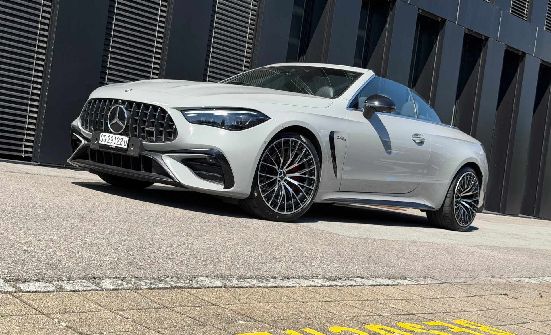 MERCEDES-BENZ CLE AMG 53 Cabrio 4Matic♦️Massagesitze*Topausstattung*NP CHF 132`670.-♦️-image-2