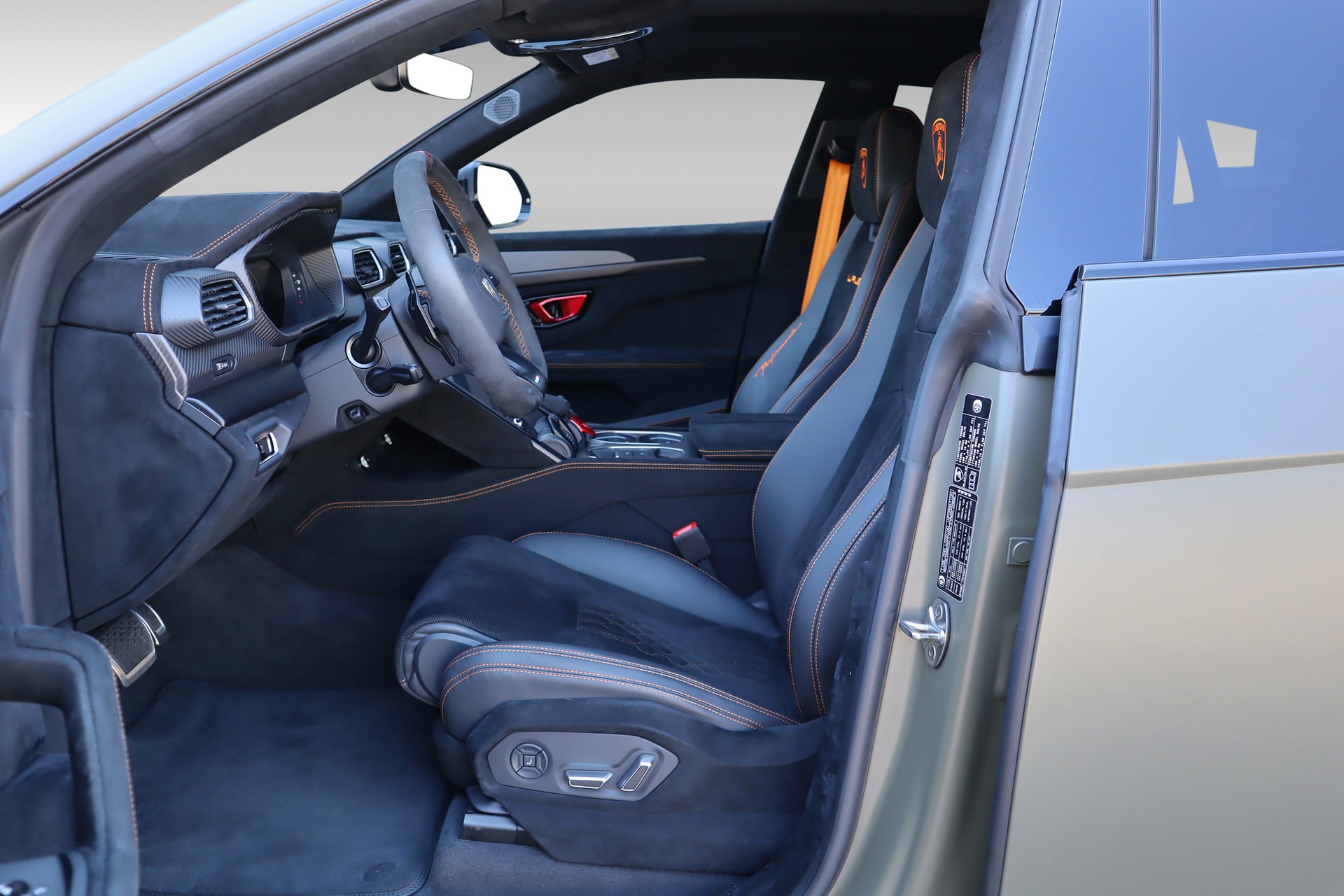 LAMBORGHINI Urus Performante-image-15
