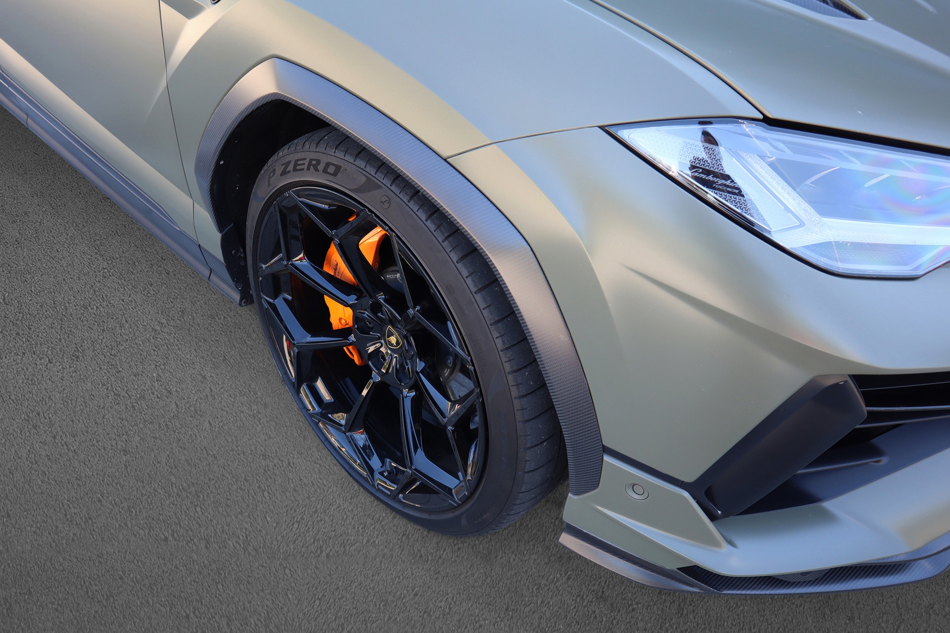 LAMBORGHINI Urus Performante-image-12