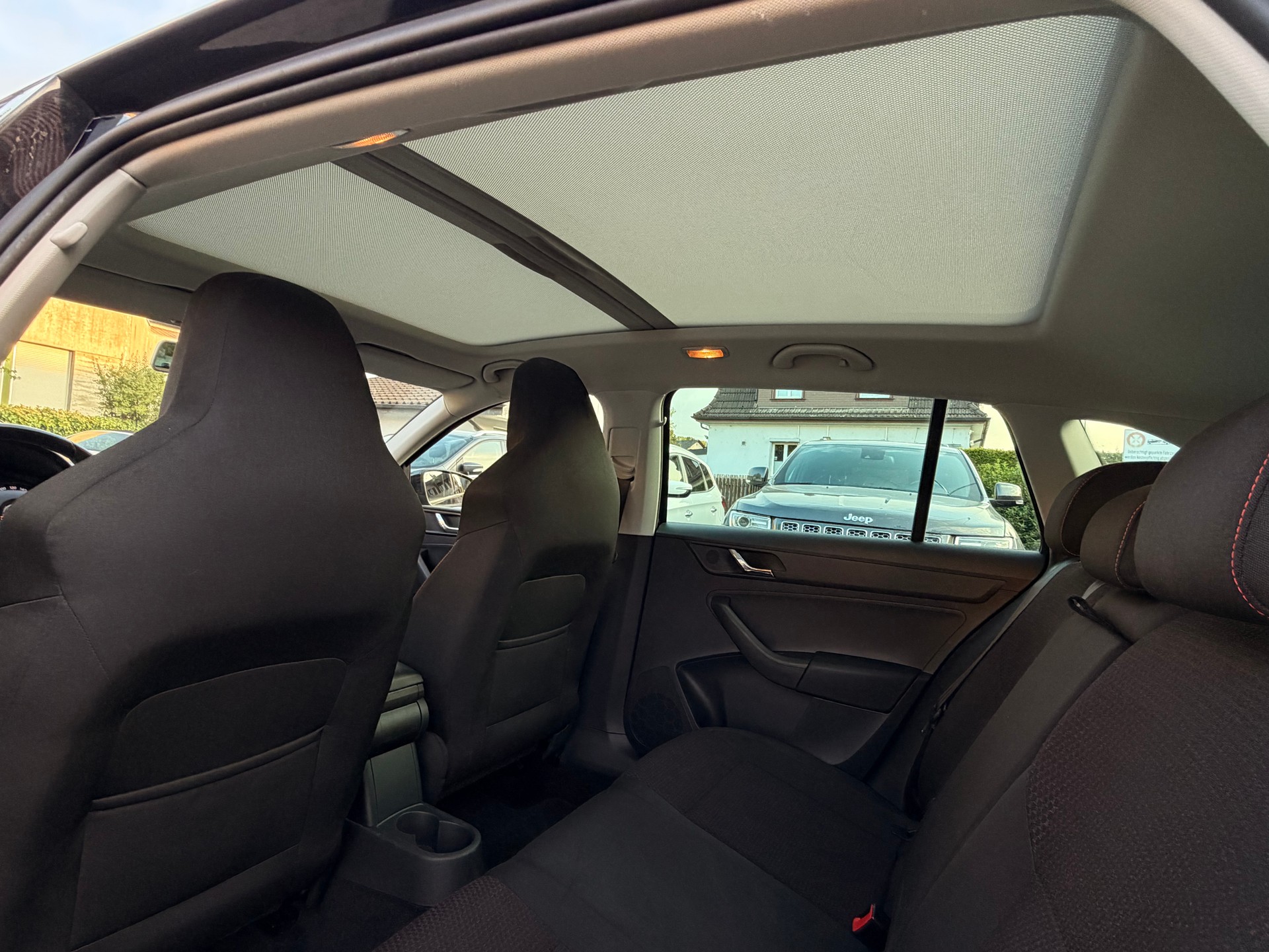 SKODA Rapid Spaceback 1.4 TSI Elegance DSG-image-21