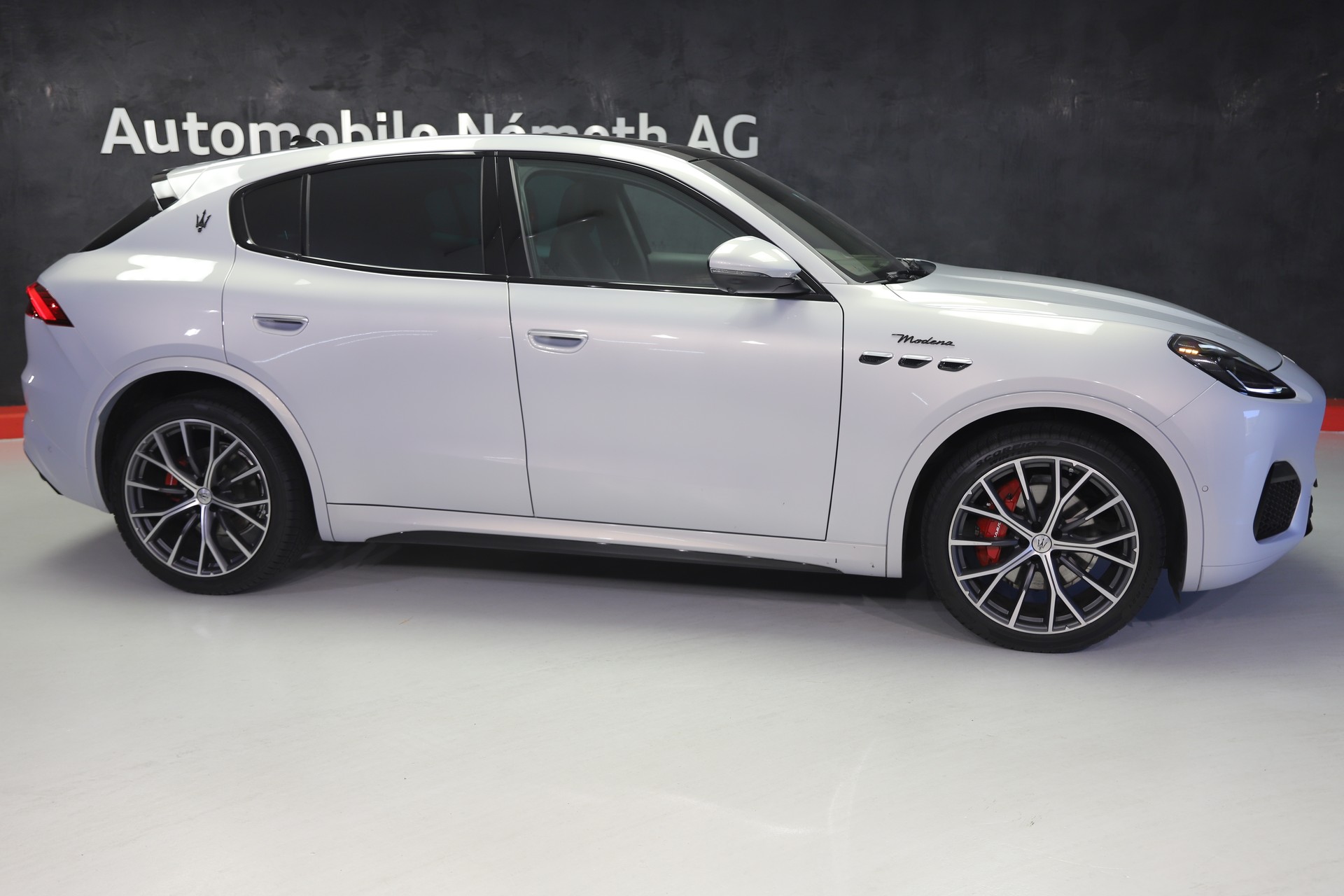 MASERATI Grecale 2.0 MHEV Modena Hybrid Automatica-showroom-element-1