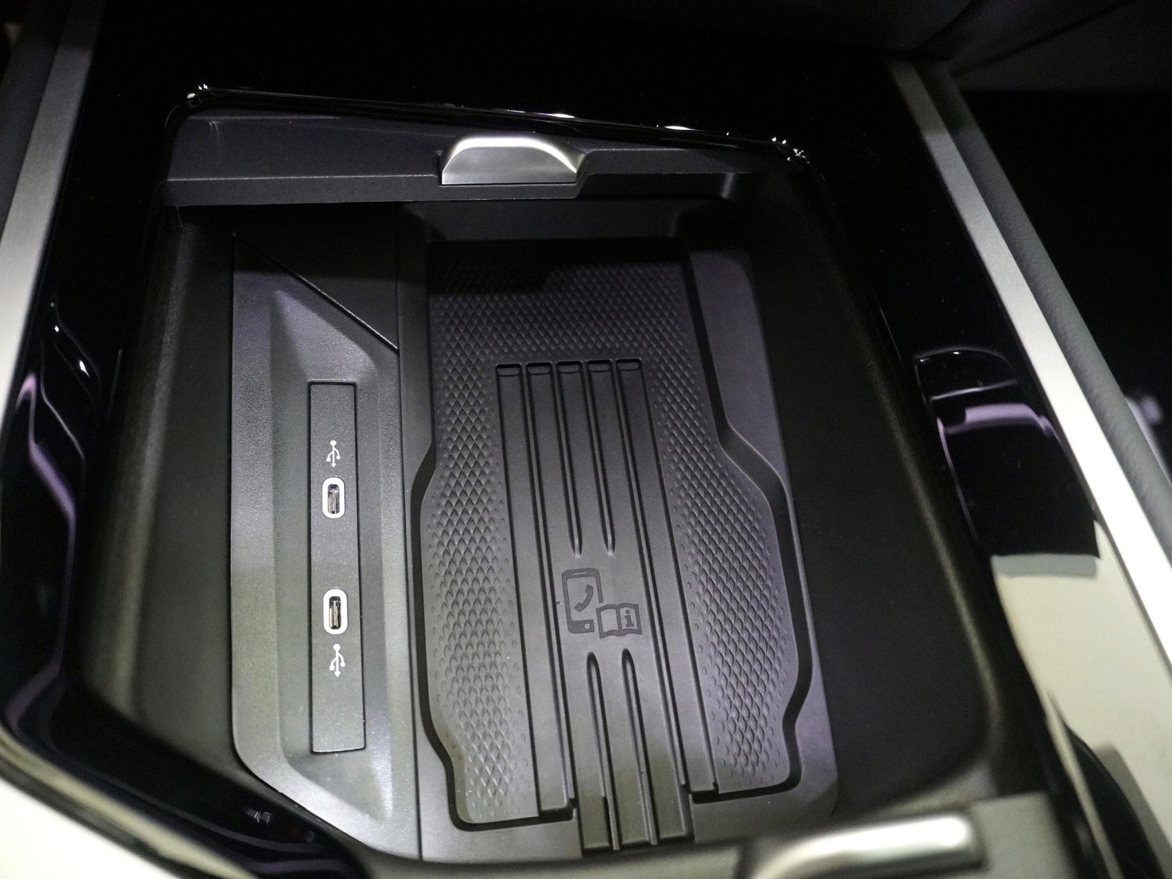 VW Passat Variant 2.0 TSI R-Line 4Motion DSG-image-21