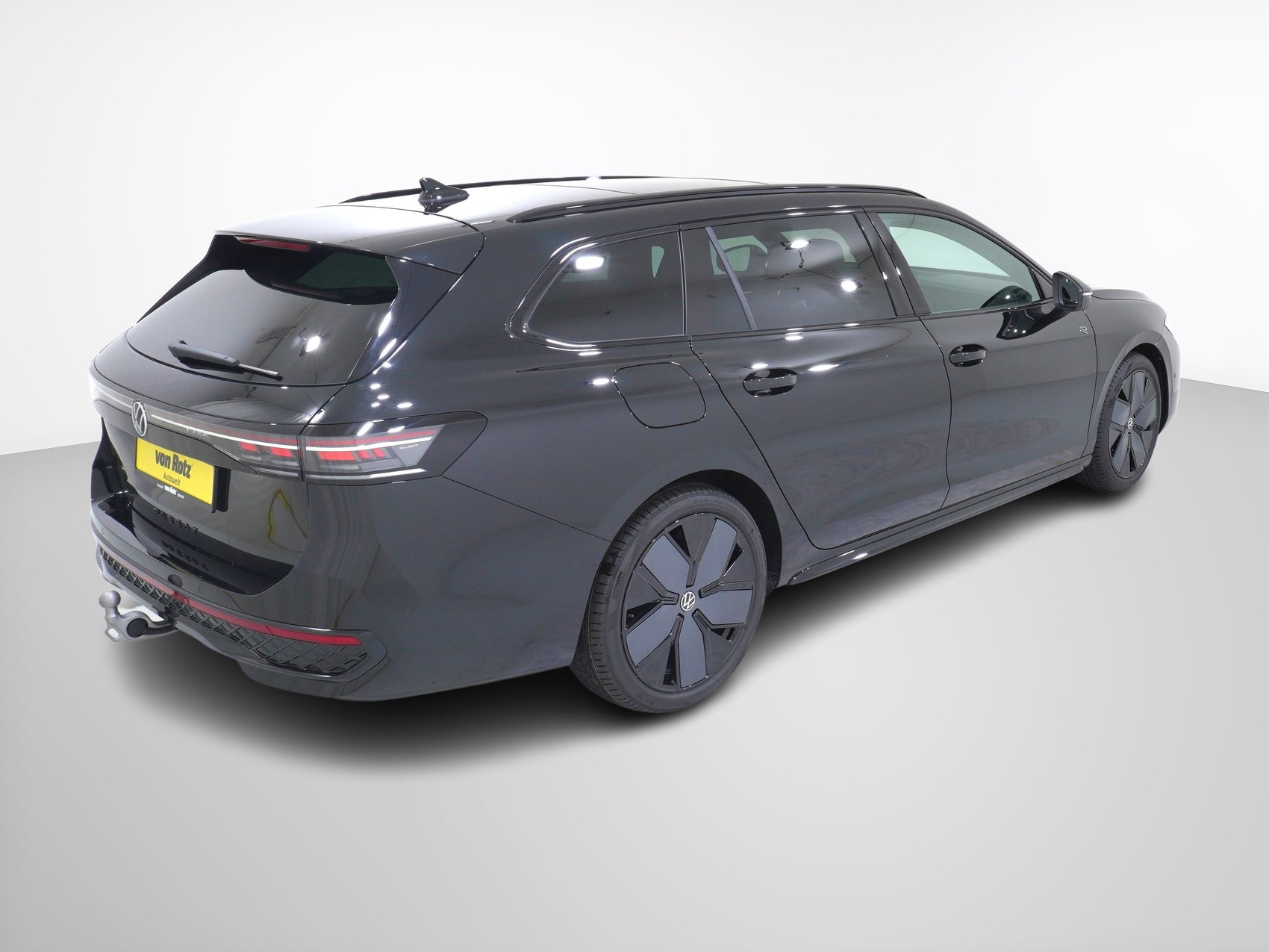 VW Passat Variant 2.0 TSI R-Line 4Motion DSG-image-4