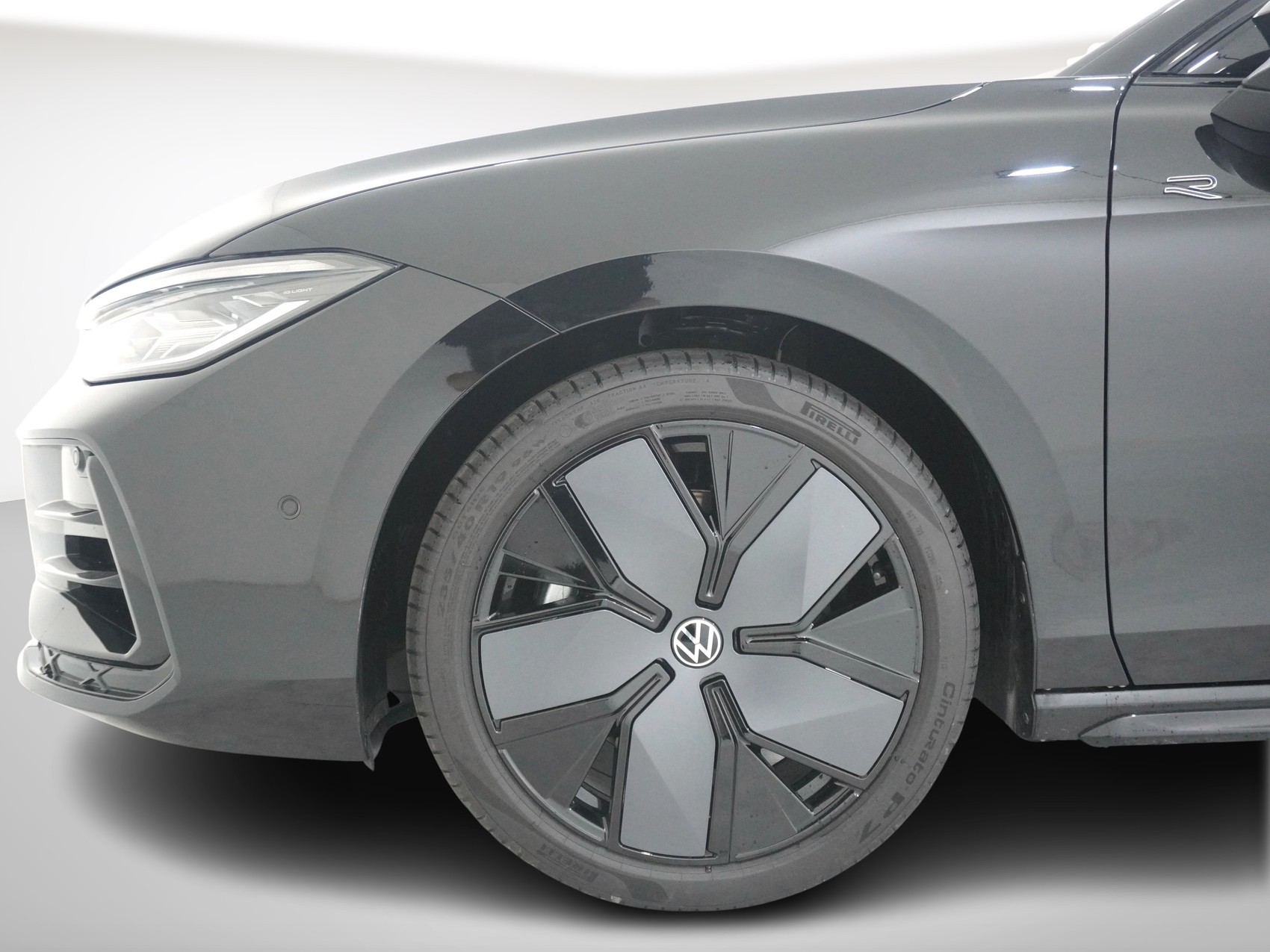 VW Passat Variant 2.0 TSI R-Line 4Motion DSG-image-9