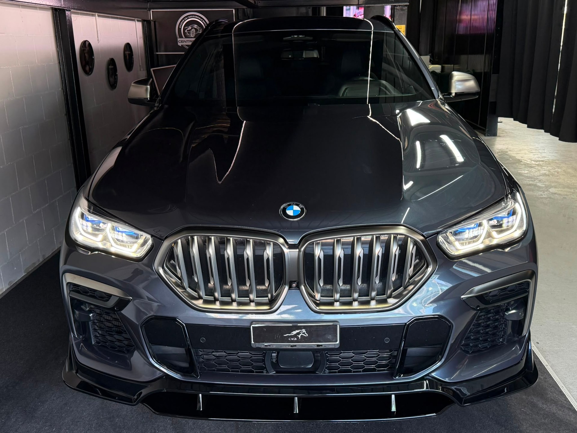 BMW X6 M50i Steptronic M Sport / Panoramadach / Laserlicht / Pack technology / M Chassis Adaptive etc..-showroom-element-1