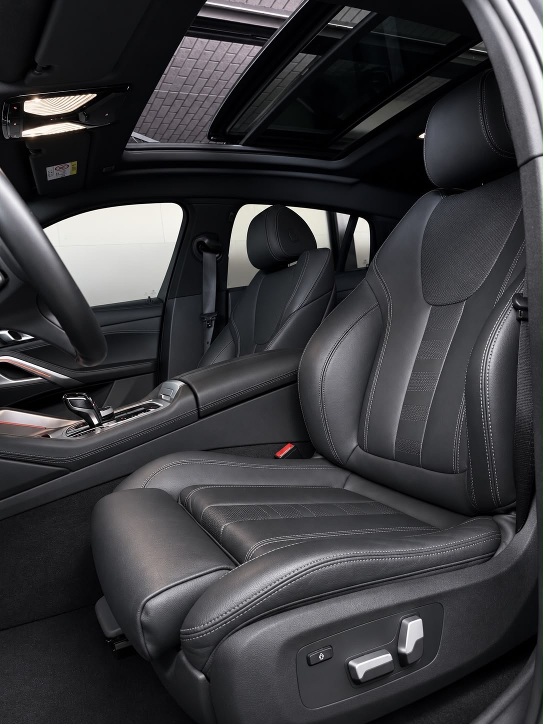 BMW X6 M50i Steptronic M Sport / Panoramadach / Laserlicht / Pack technology / M Chassis Adaptive etc..-image-12