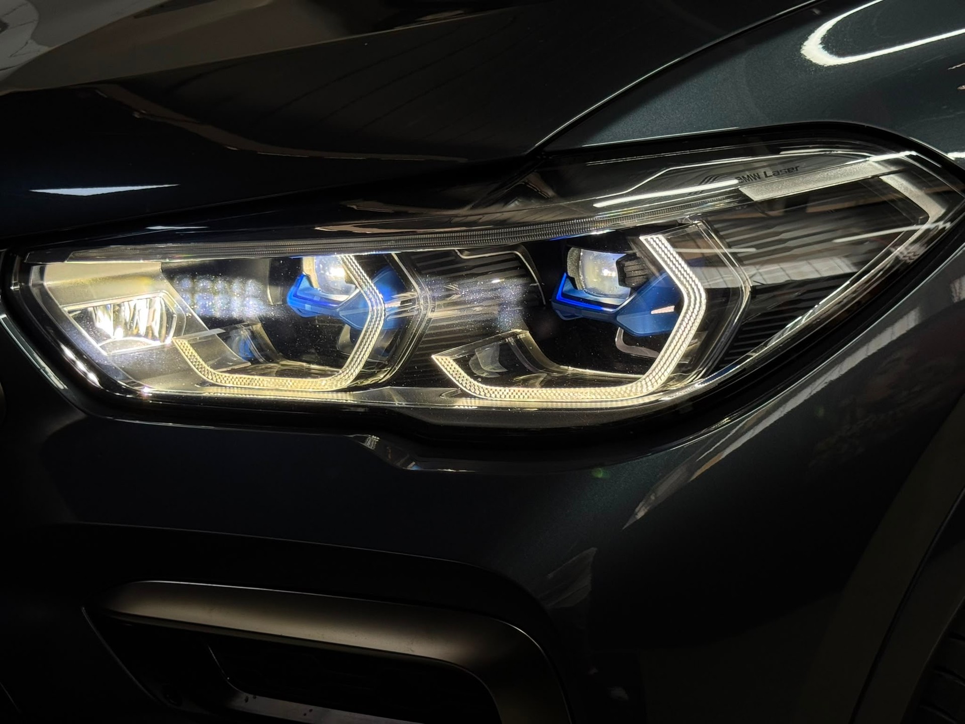 BMW X6 M50i Steptronic M Sport / Panoramadach / Laserlicht / Pack technology / M Chassis Adaptive etc..-image-6