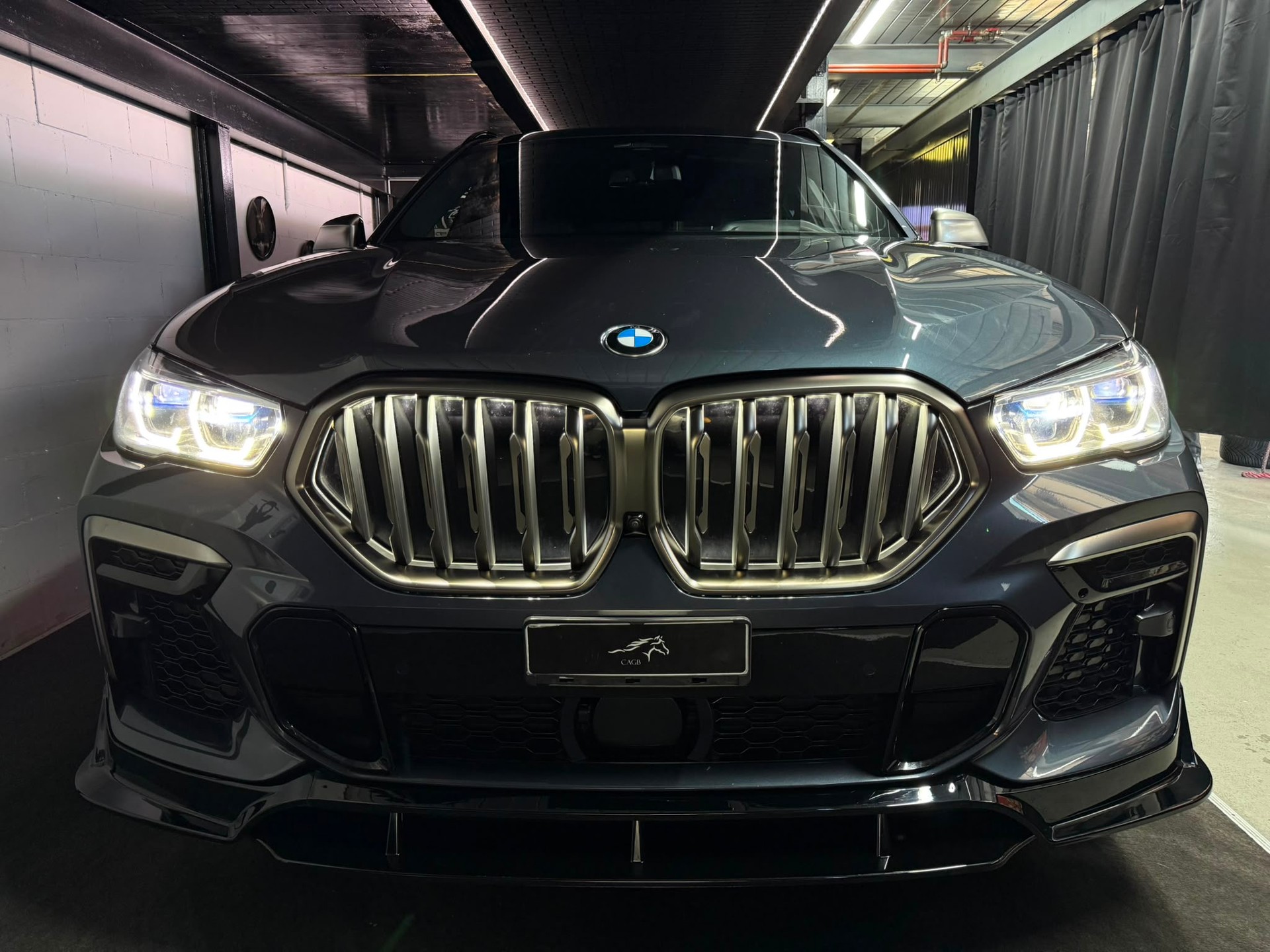 BMW X6 M50i Steptronic M Sport / Panoramadach / Laserlicht / Pack technology / M Chassis Adaptive etc..