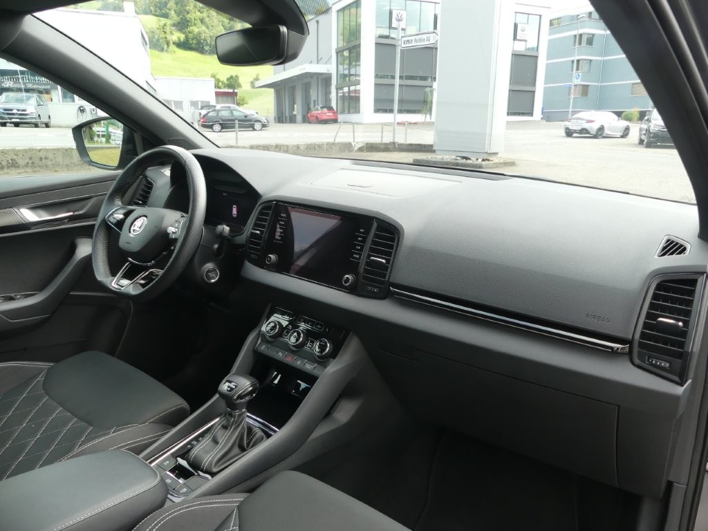 SKODA Karoq 2.0 TSI SportLine 4x4 DSG-image-8