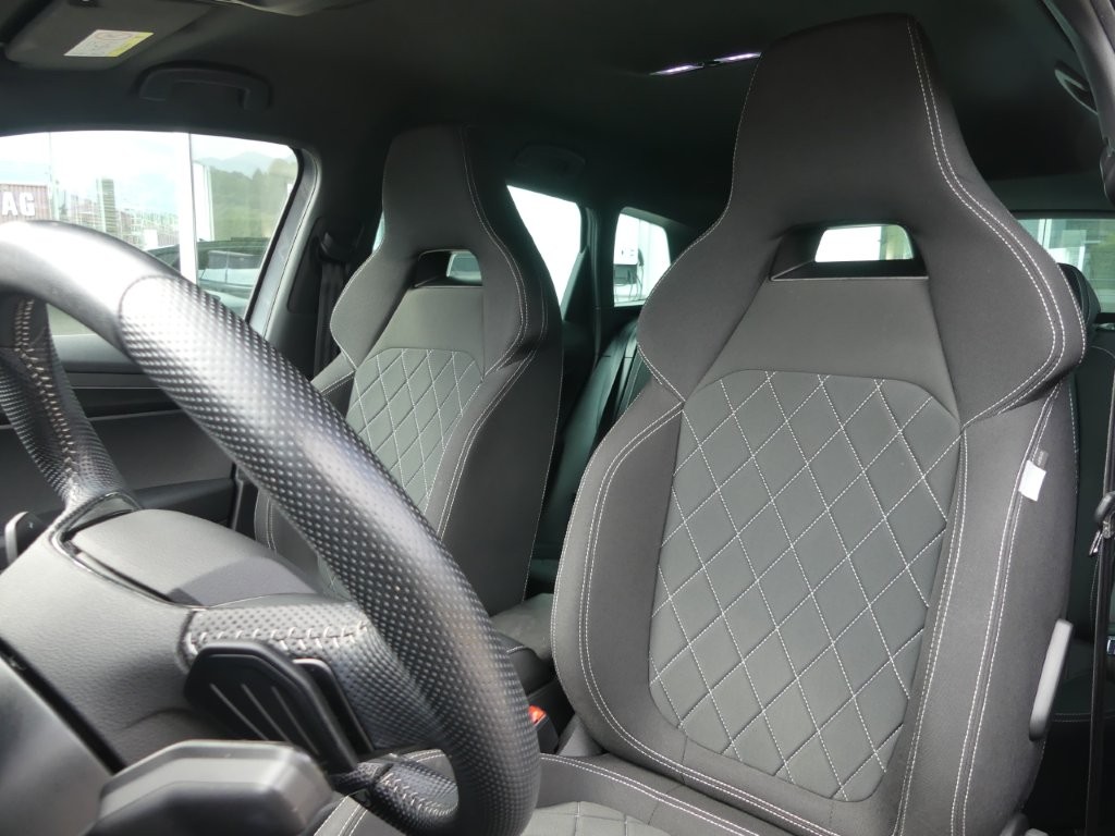 SKODA Karoq 2.0 TSI SportLine 4x4 DSG-image-9