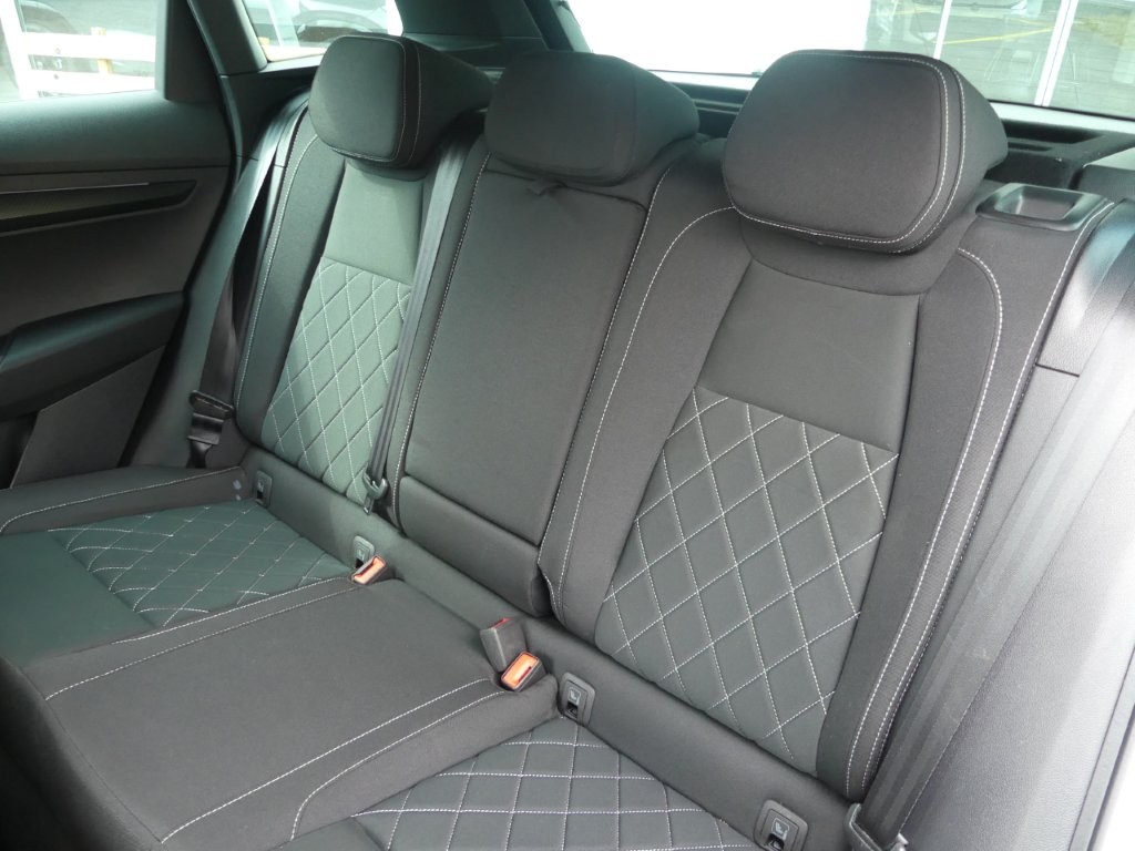 SKODA Karoq 2.0 TSI SportLine 4x4 DSG-image-11