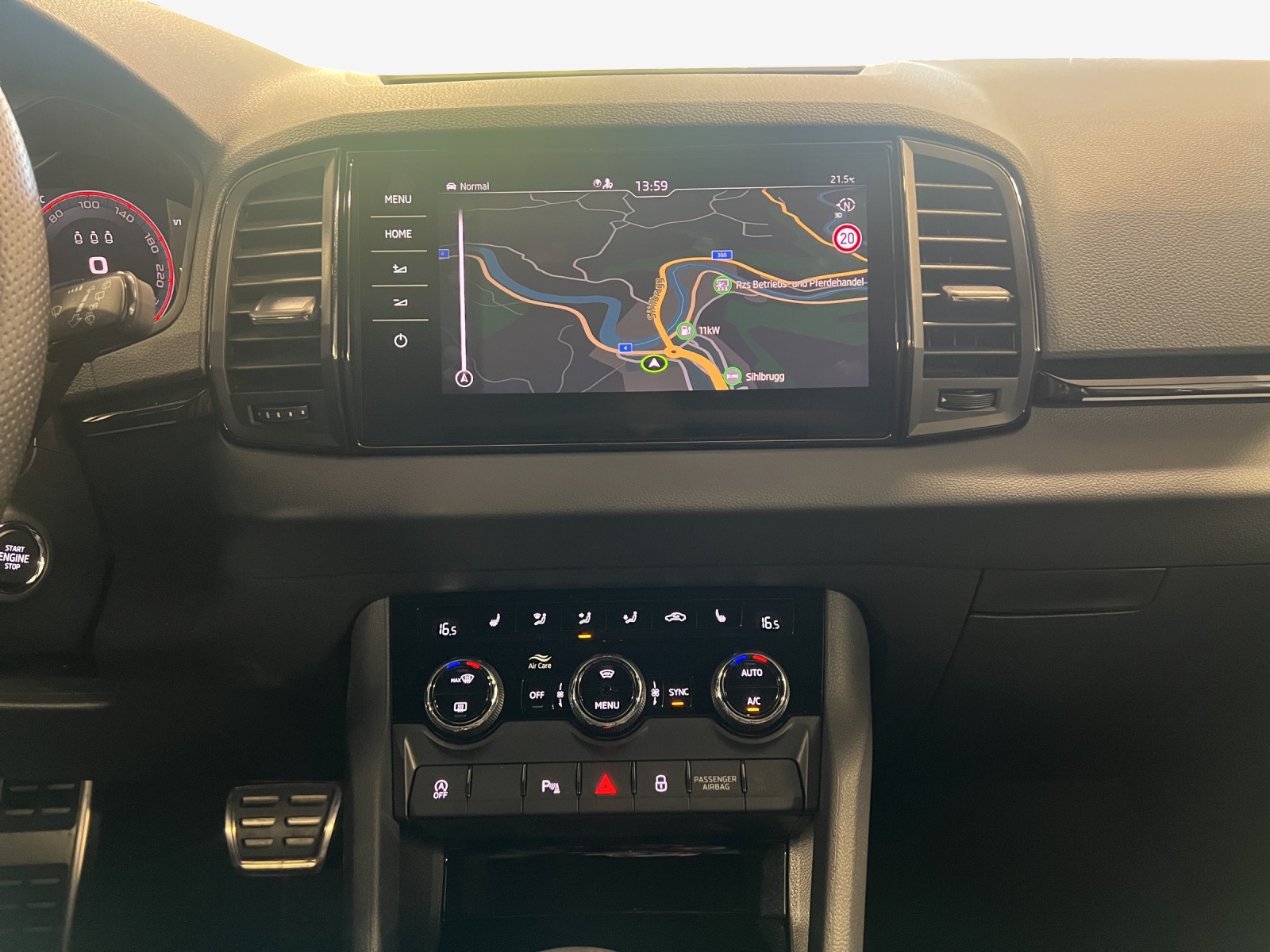 SKODA Karoq 2.0 TSI SportLine 4x4 DSG-image-10