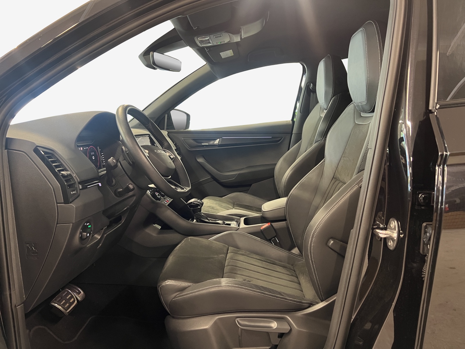 SKODA Karoq 2.0 TSI SportLine 4x4 DSG-image-7