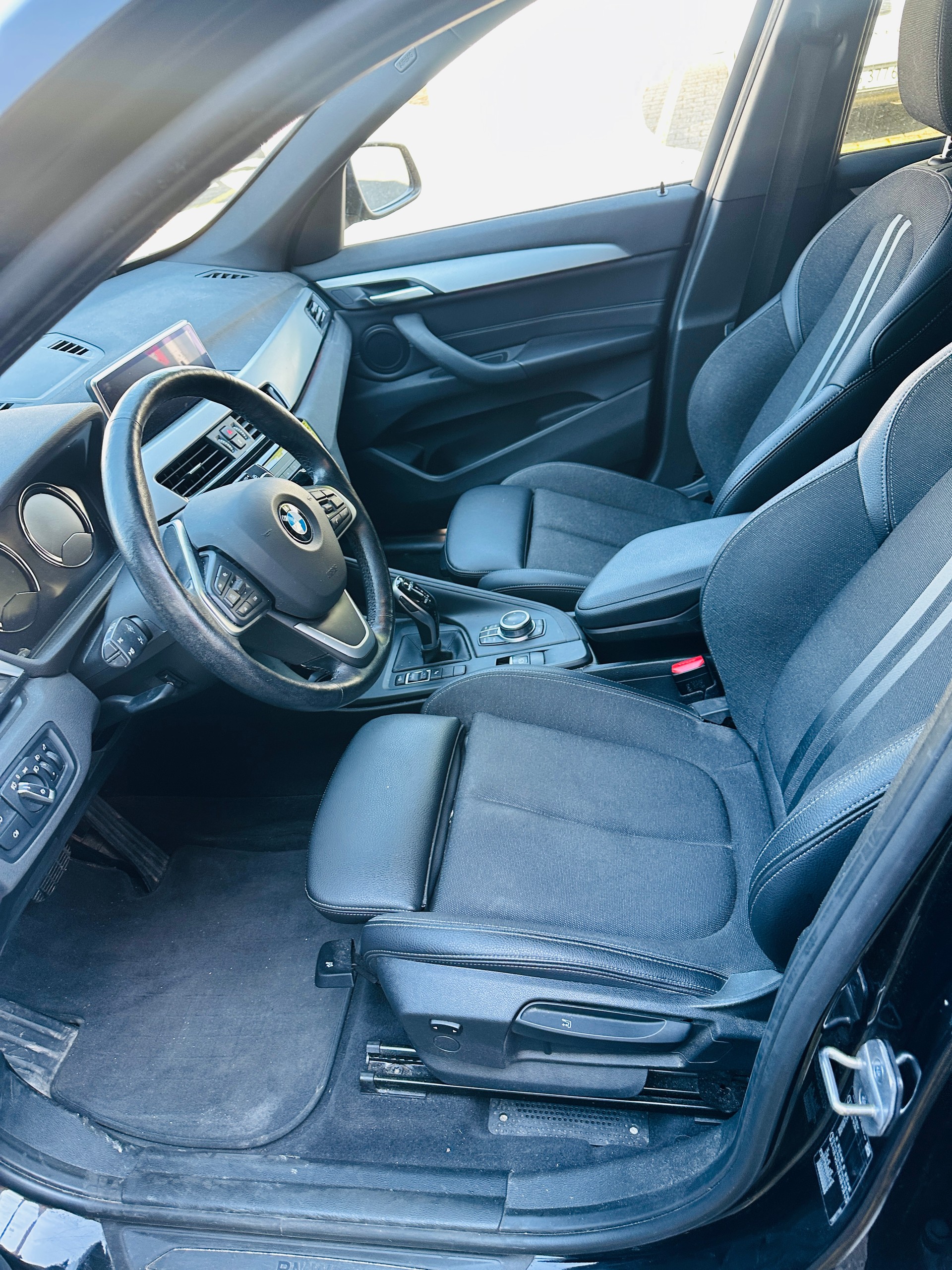 BMW X1 sDrive 18d Sport Line Steptronic-image-12