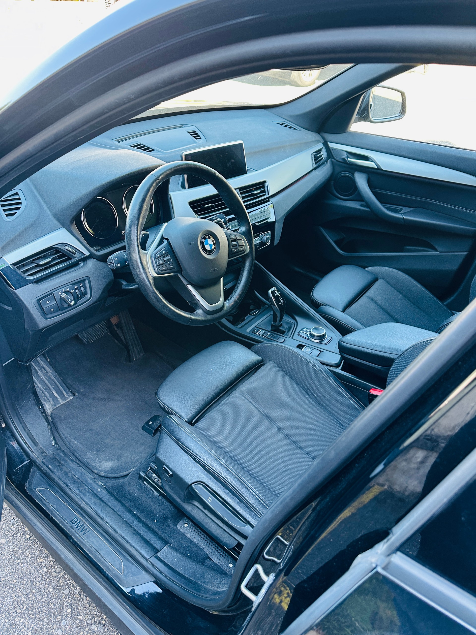 BMW X1 sDrive 18d Sport Line Steptronic-image-11