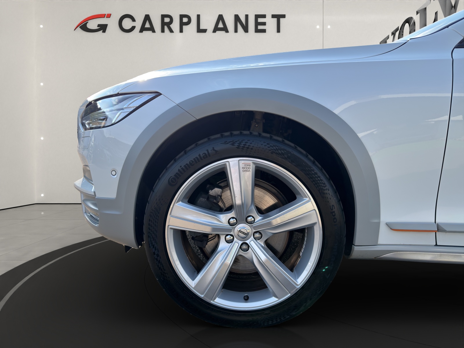 VOLVO V90 Cross Country 2.0 D5 Ocean Race AWD-image-6