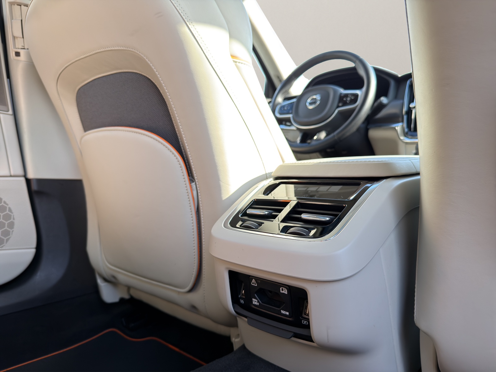 VOLVO V90 Cross Country 2.0 D5 Ocean Race AWD-image-14