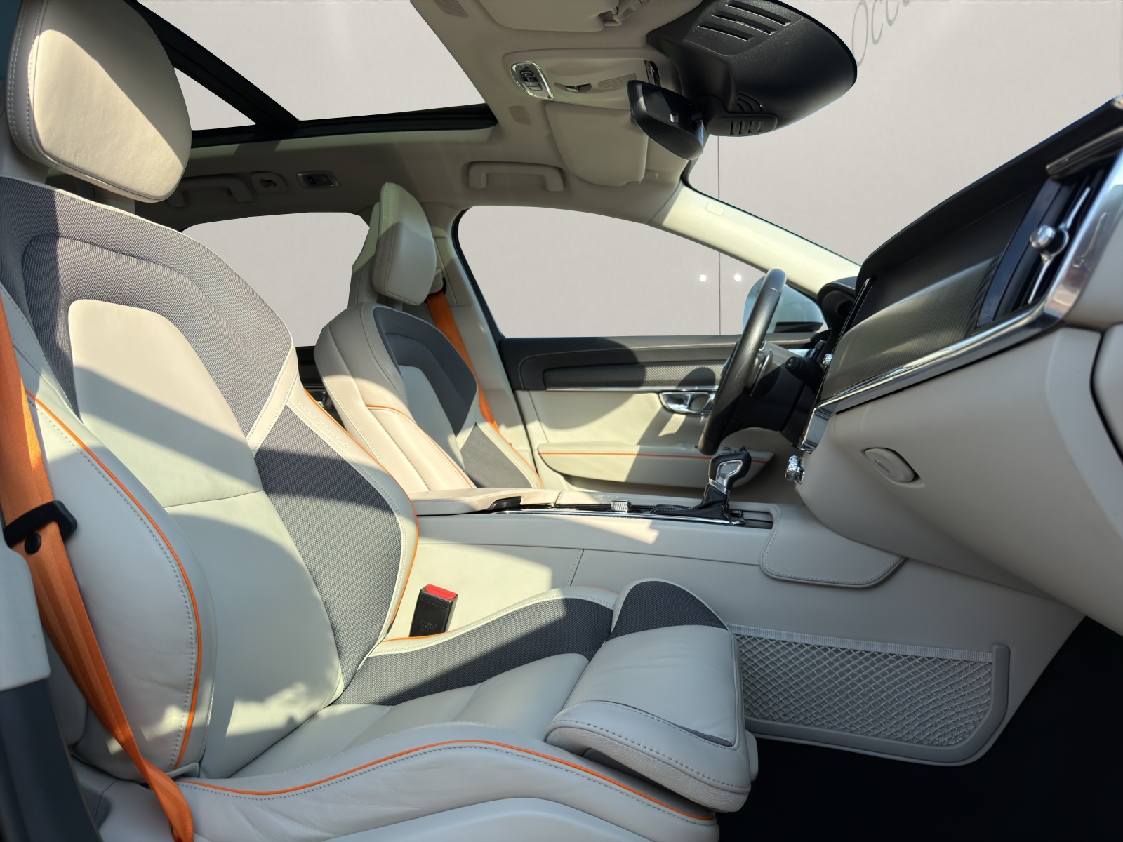 VOLVO V90 Cross Country 2.0 D5 Ocean Race AWD-image-13