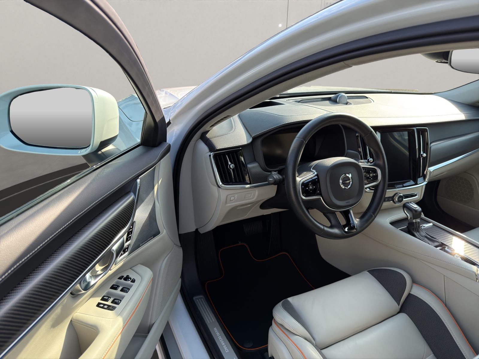 VOLVO V90 Cross Country 2.0 D5 Ocean Race AWD-image-8