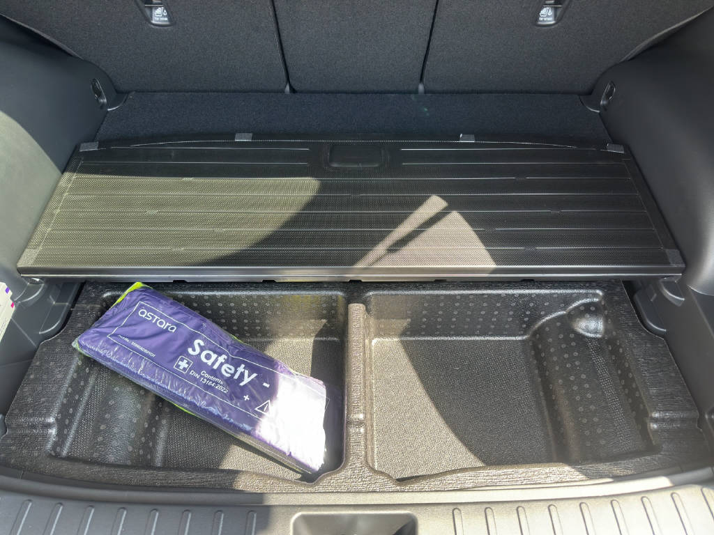 HYUNDAI TUCSON 1.6 T-GDi Hybrid Origo Blackline 4WD-image-16