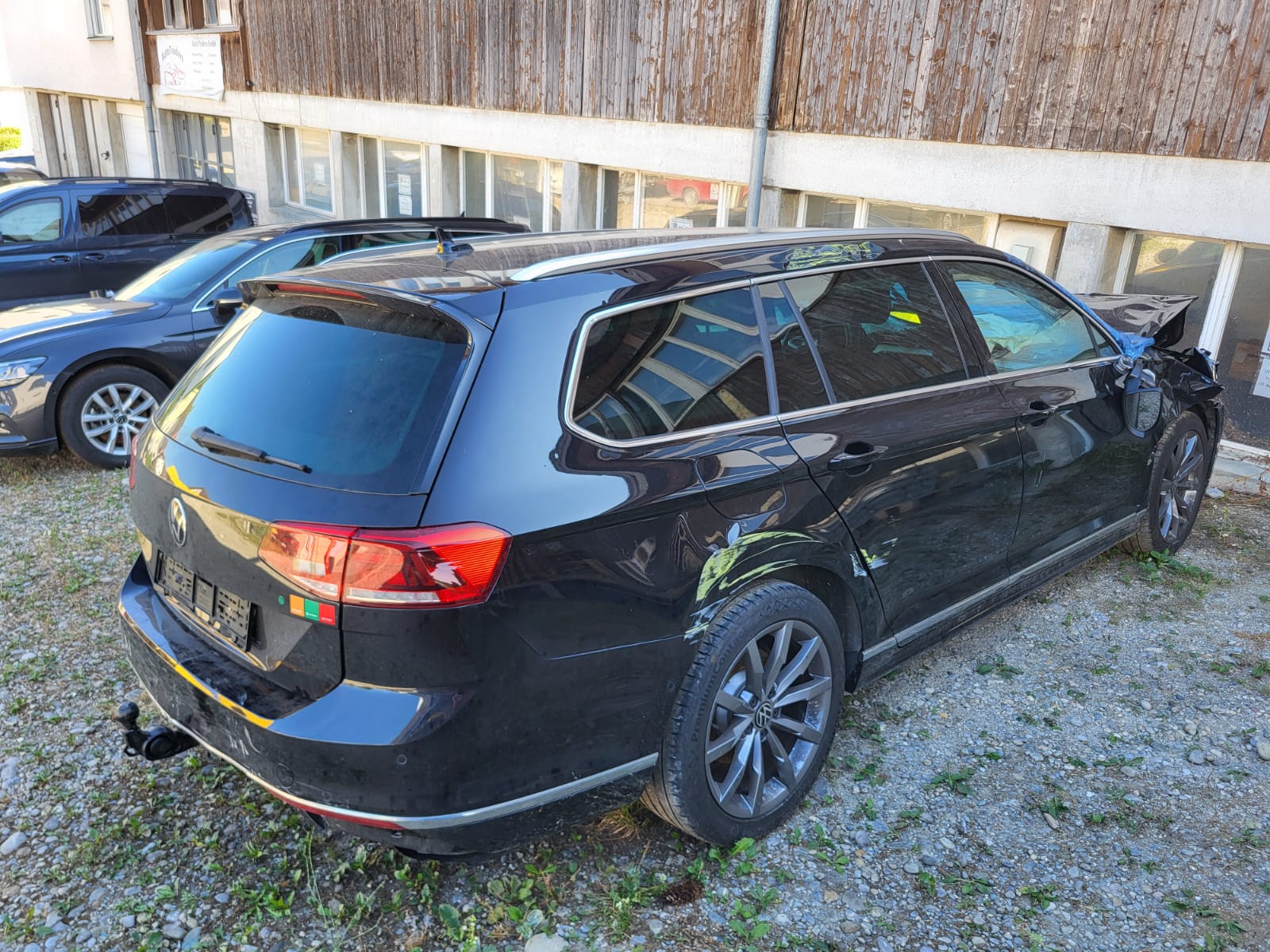 VW Passat 2.0 TDI Elegance 4Motion R-line DSG-image-3