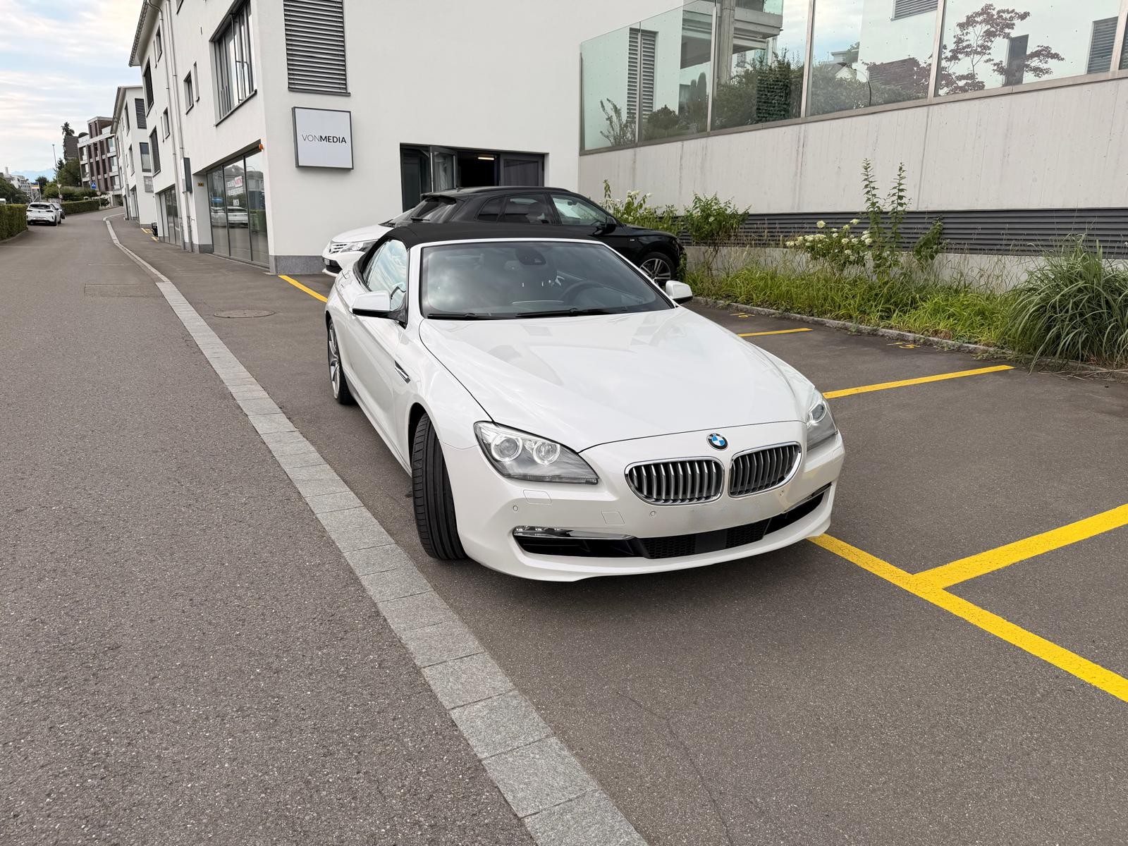 BMW 650i Cabrio xDrive-image-0