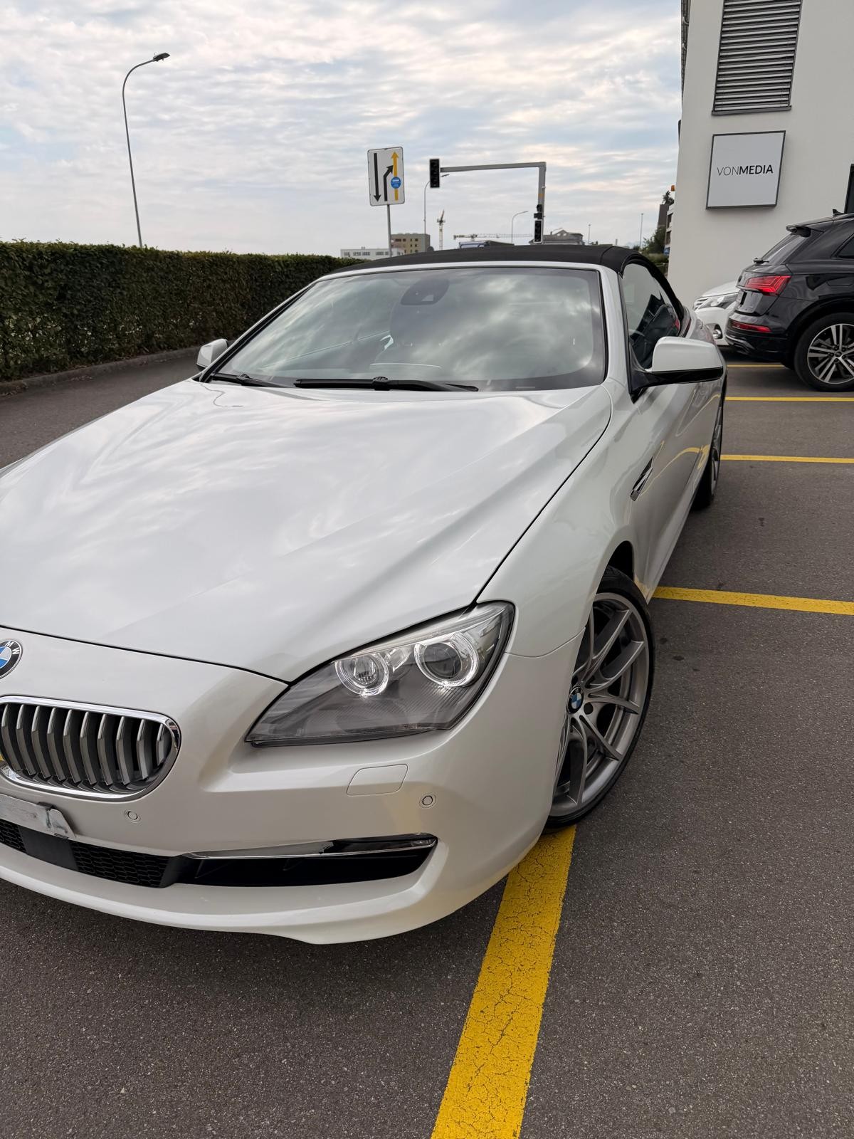 BMW 650i Cabrio xDrive-image-1