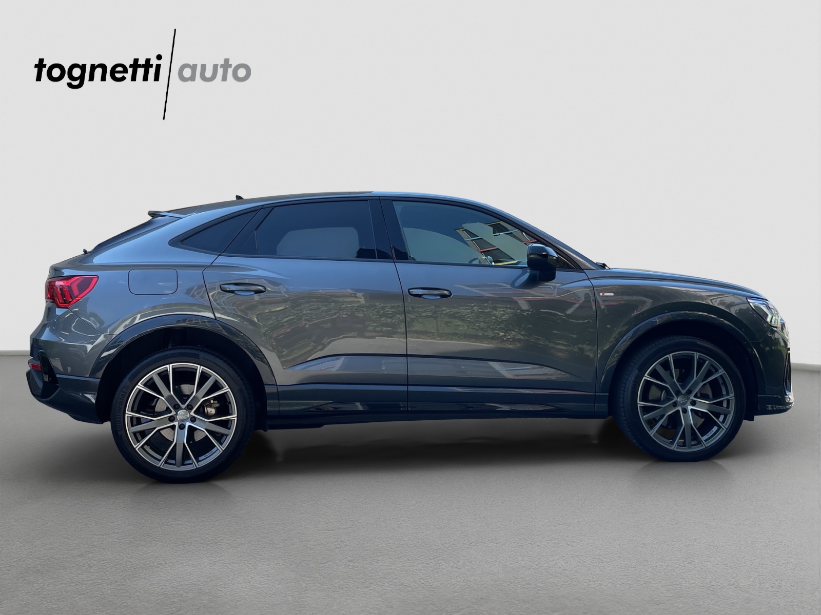 AUDI Q3 Sportback 45 TFSI e S line S-tronic-image-2