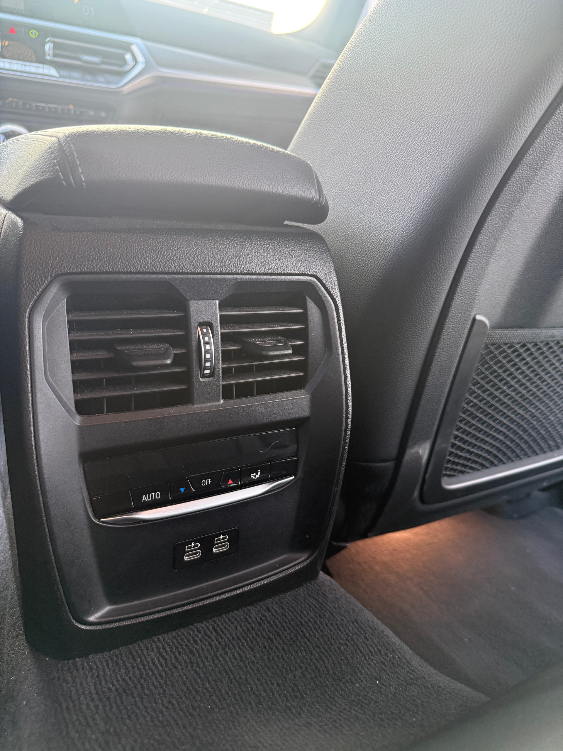 BMW 330e xDrive-image-8