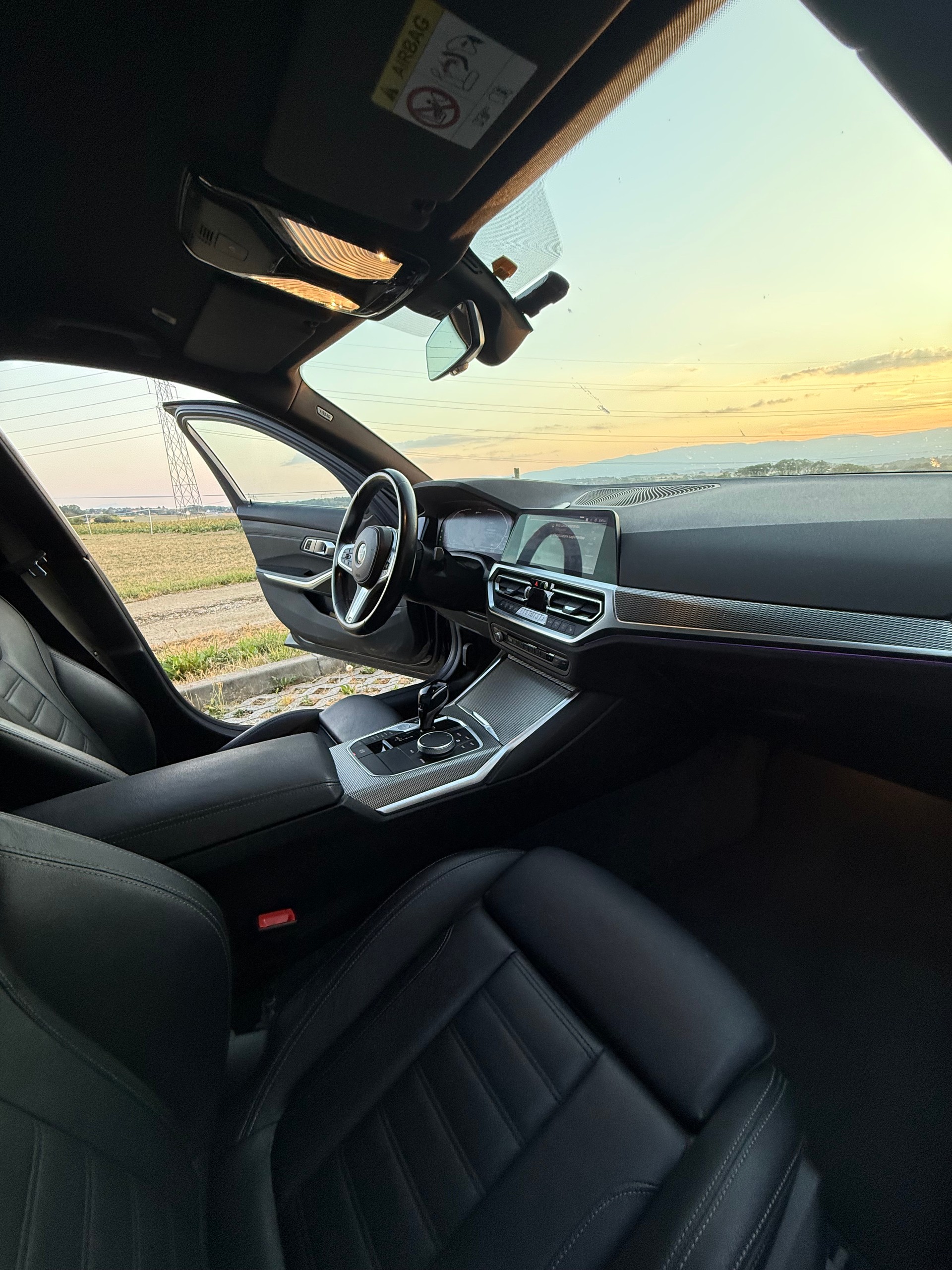 BMW 330e xDrive-image-4
