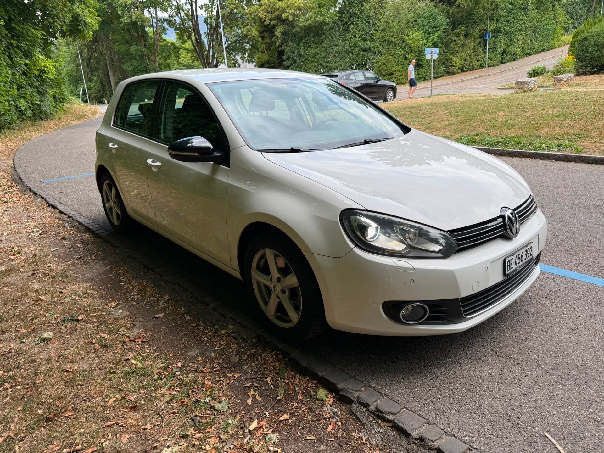 VW Golf 2.0 TDI Highline 4Motion-image-1
