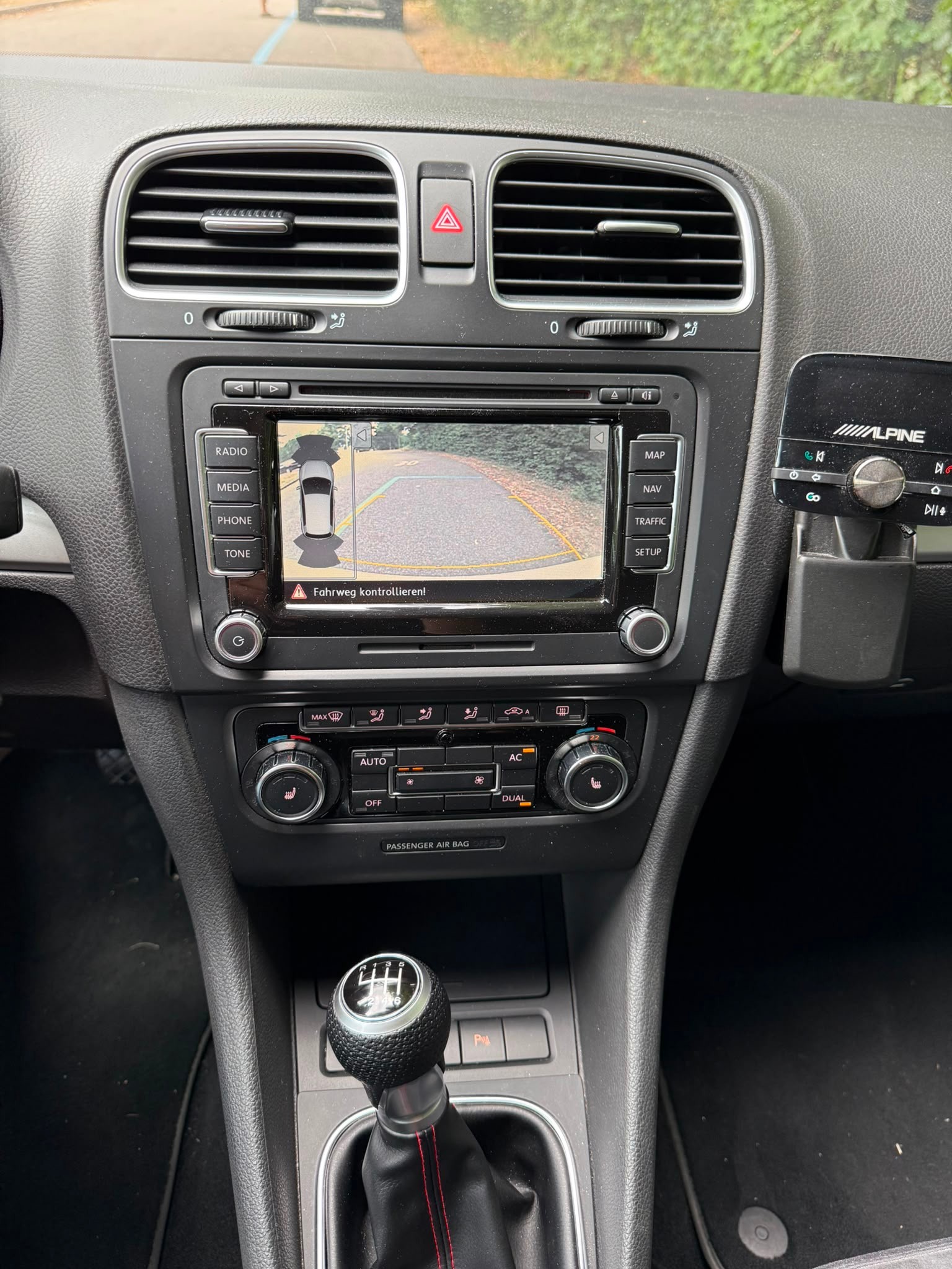 VW Golf 2.0 TDI Highline 4Motion-image-11