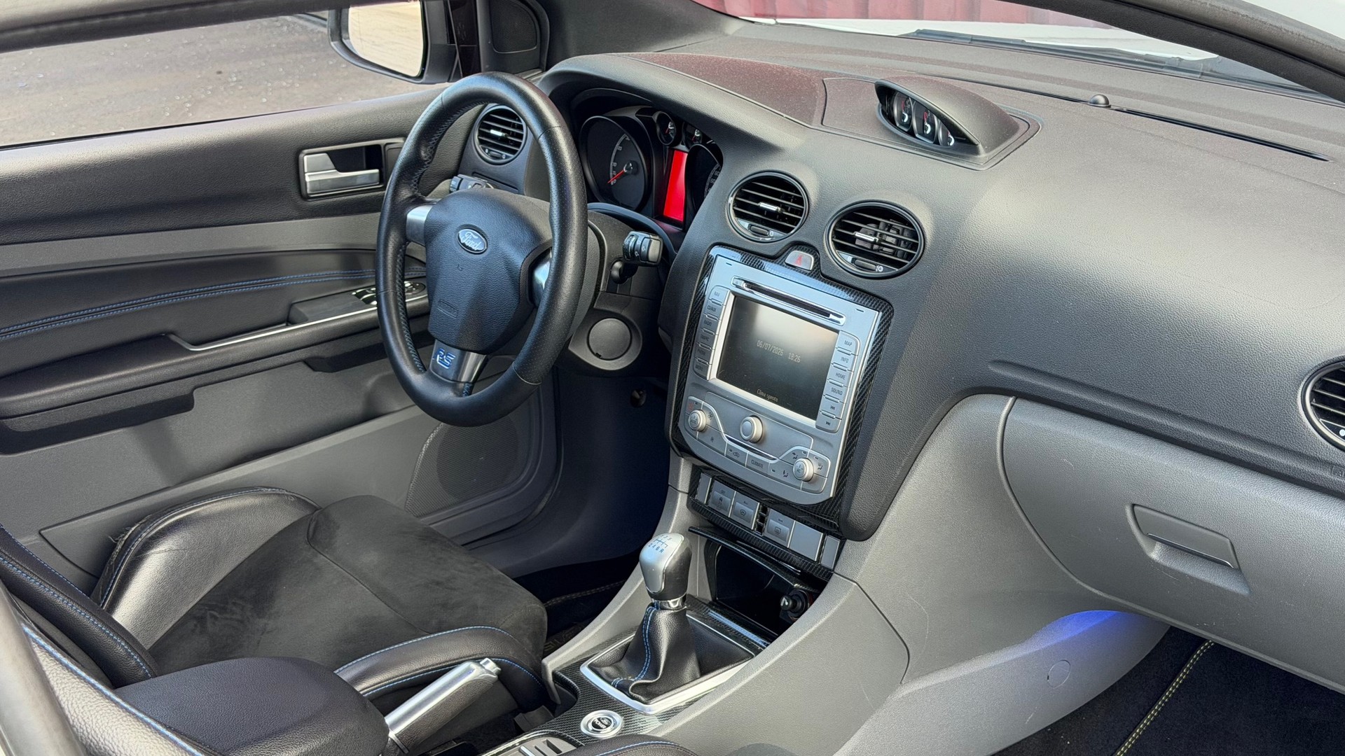 FORD Focus 2.5 Turbo RS-image-8