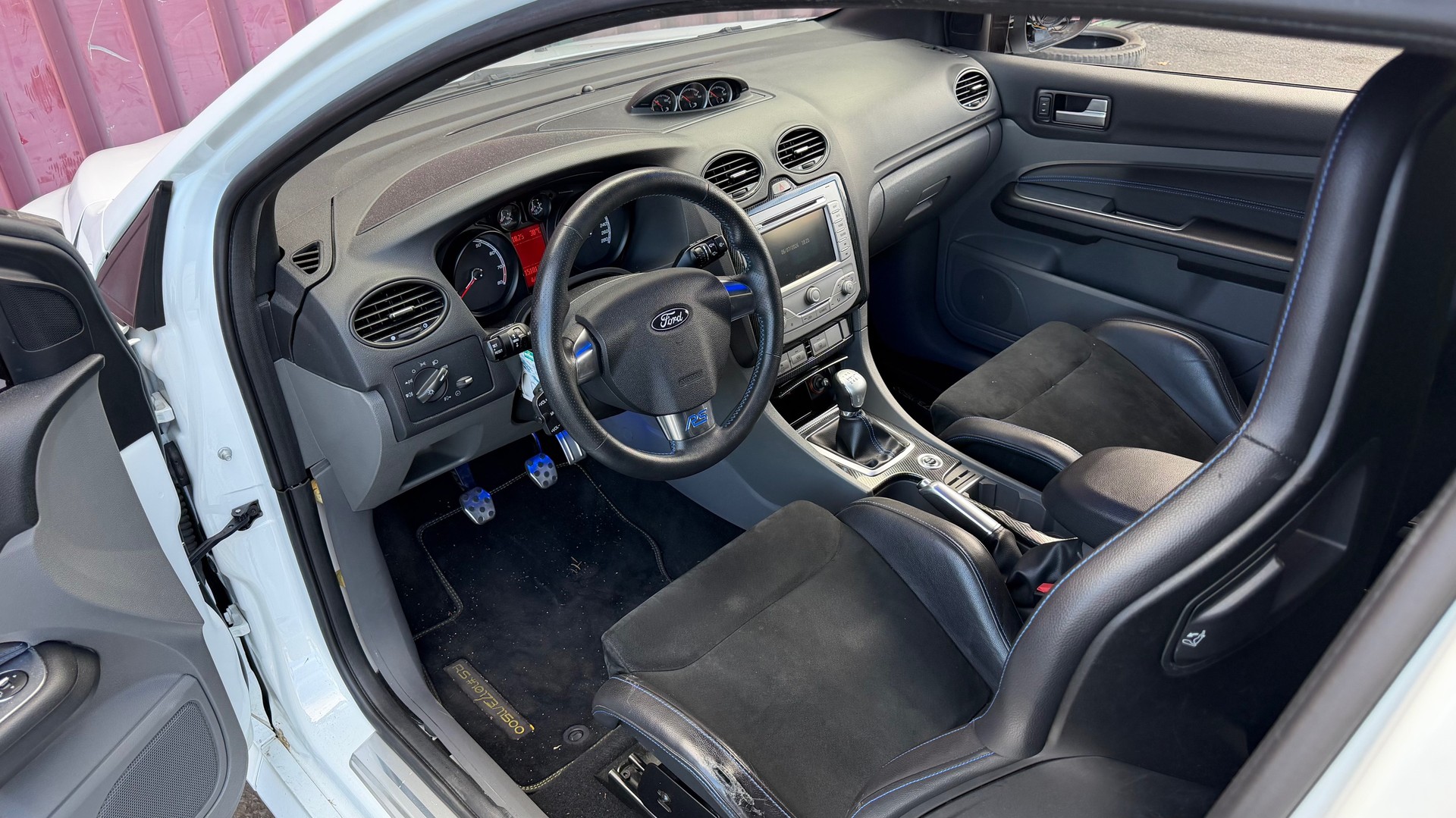 FORD Focus 2.5 Turbo RS-image-9