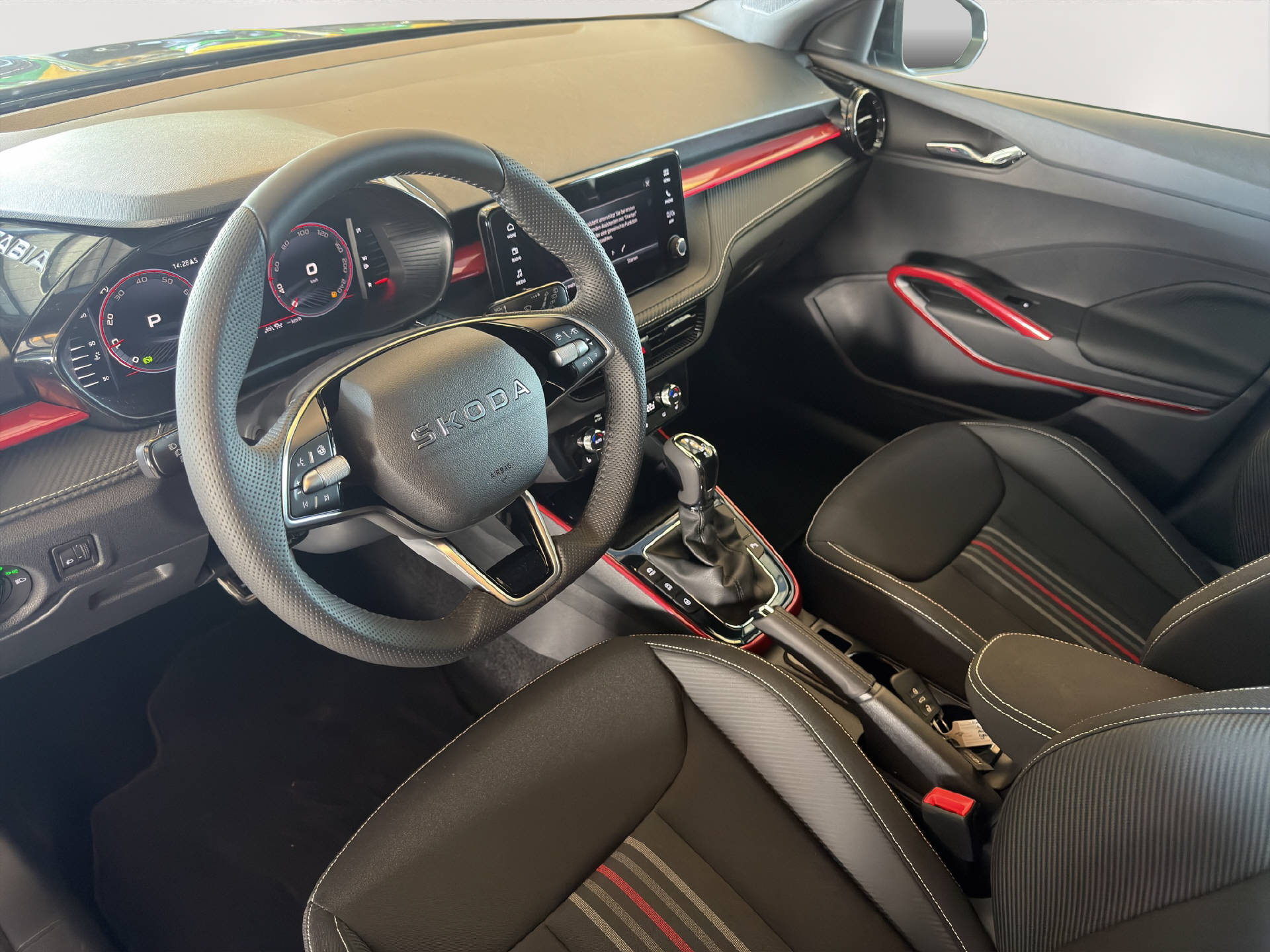 SKODA Fabia 1.0 TSI Monte Carlo DSG-image-11