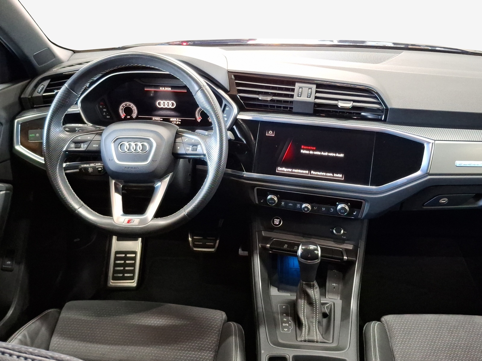 AUDI Q3 40 TFSI S line quattro S-tronic-image-8