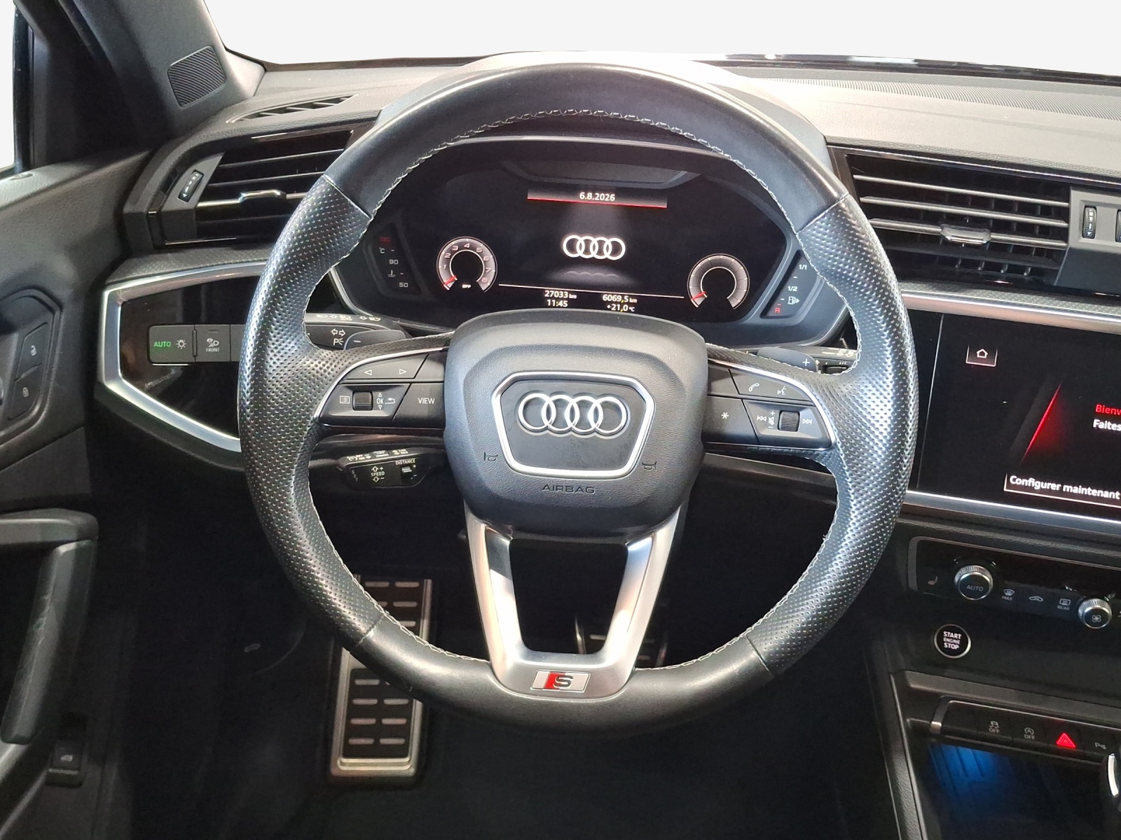 AUDI Q3 40 TFSI S line quattro S-tronic-image-9