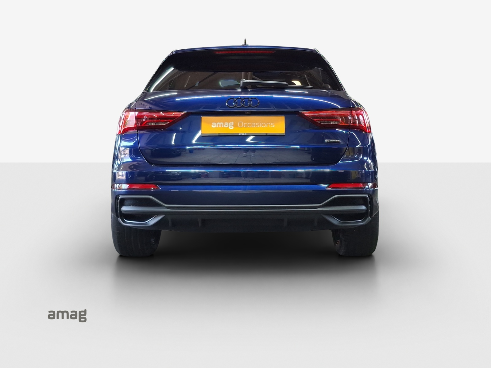 AUDI Q3 40 TFSI S line quattro S-tronic-image-3
