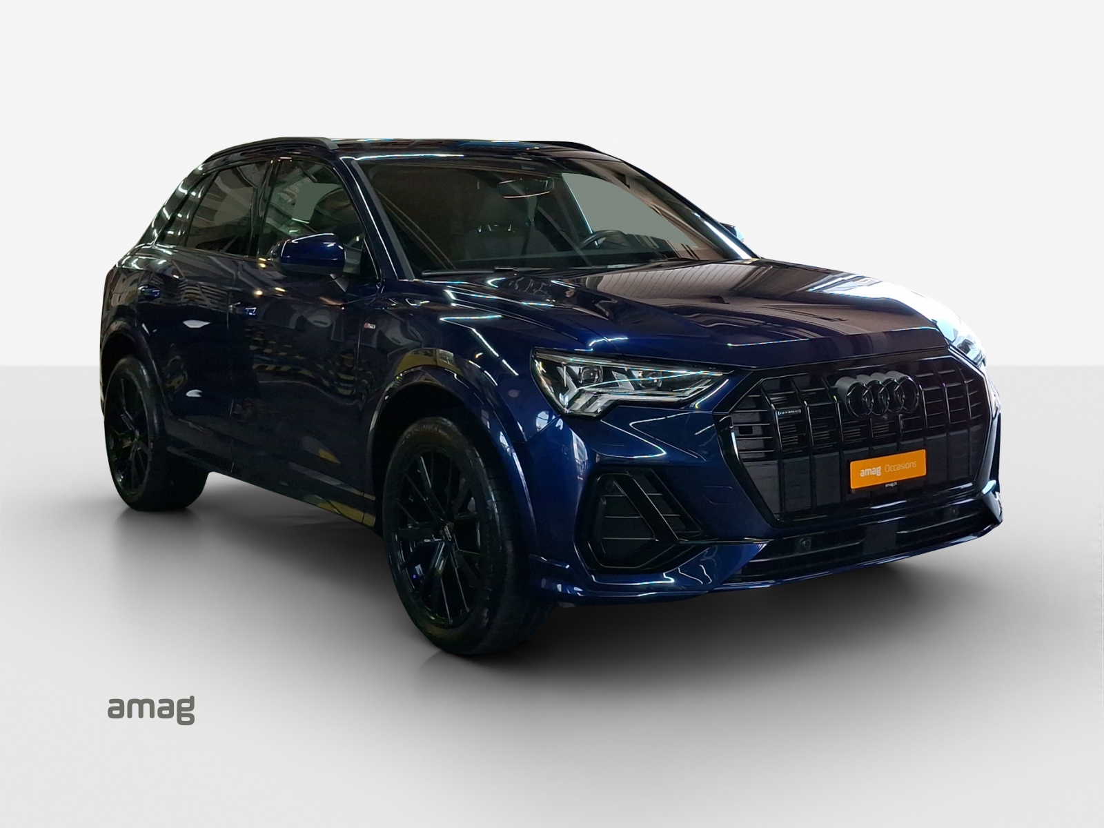 AUDI Q3 40 TFSI S line quattro S-tronic-image-5