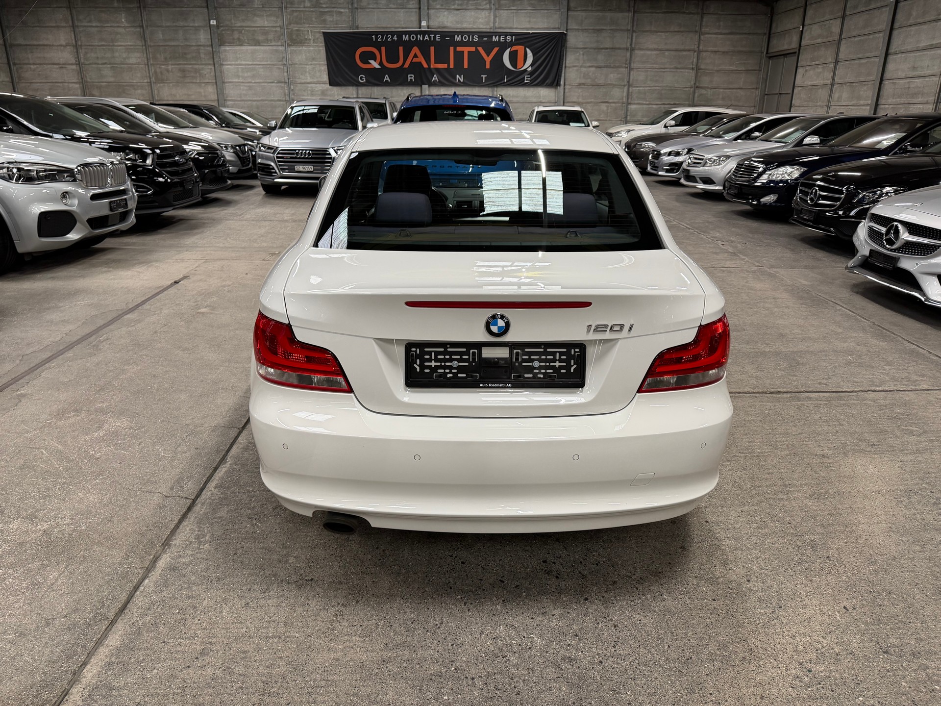 BMW 120i Coupé-image-6