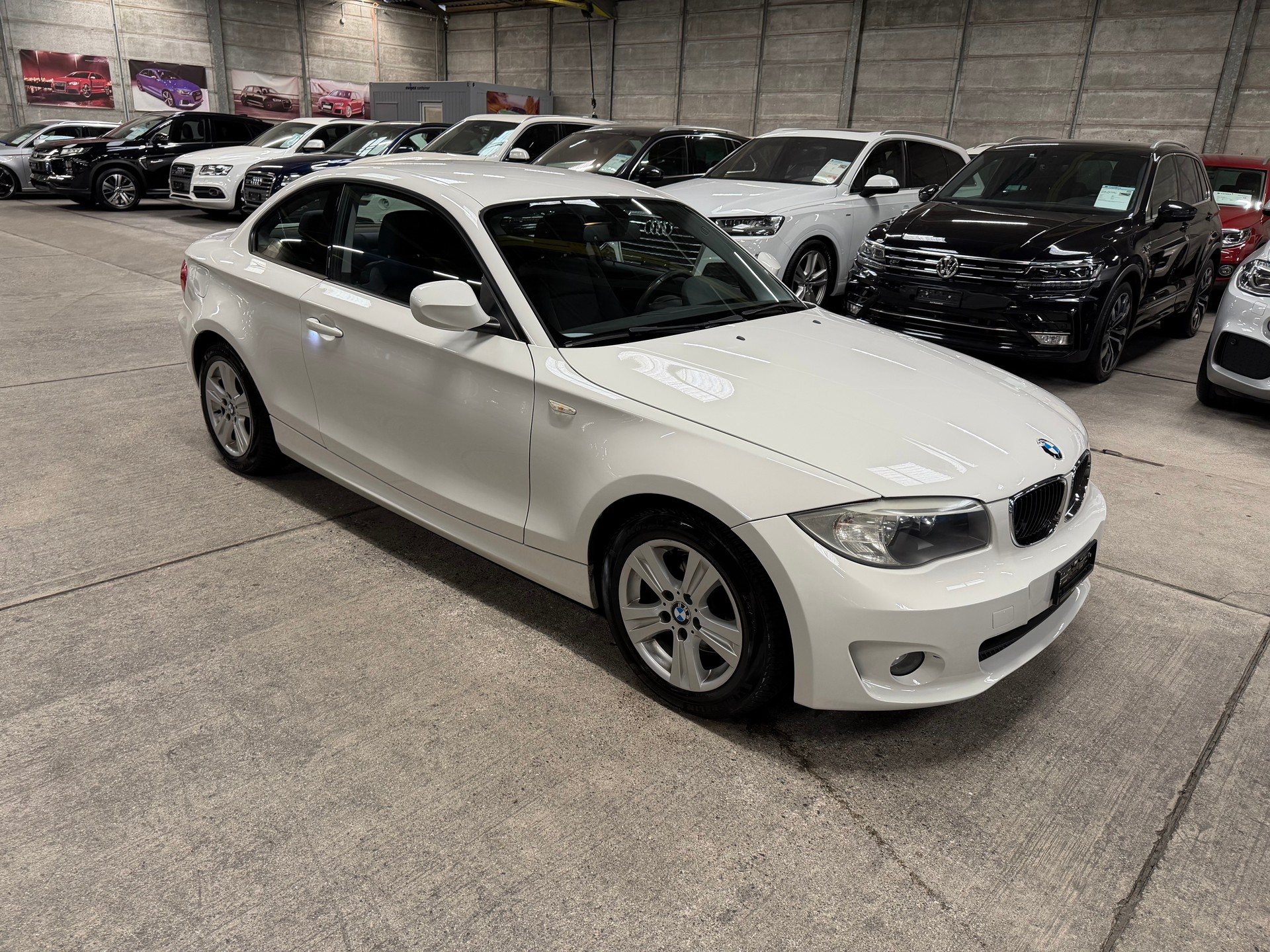 BMW 120i Coupé-image-2