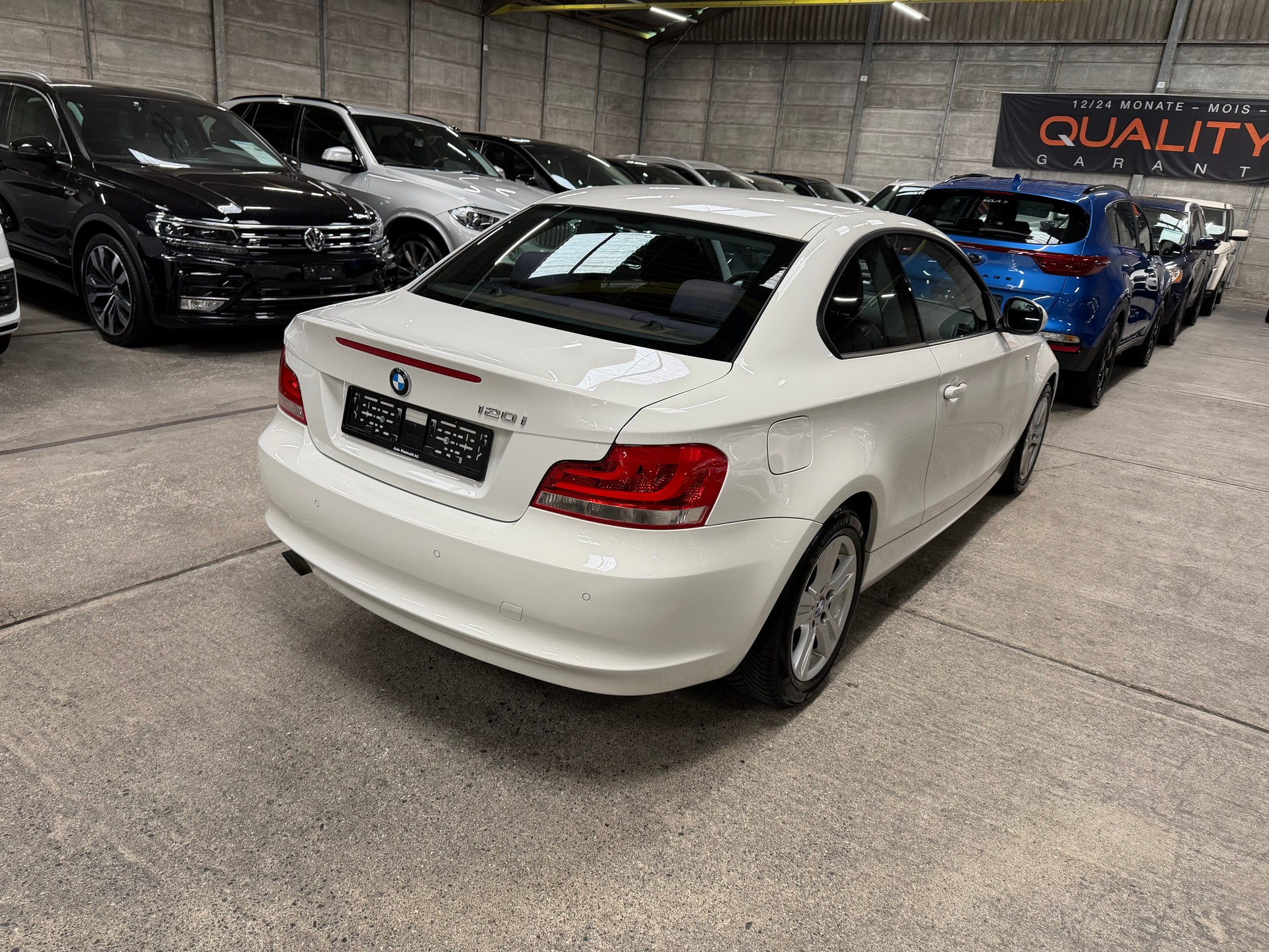 BMW 120i Coupé-image-5