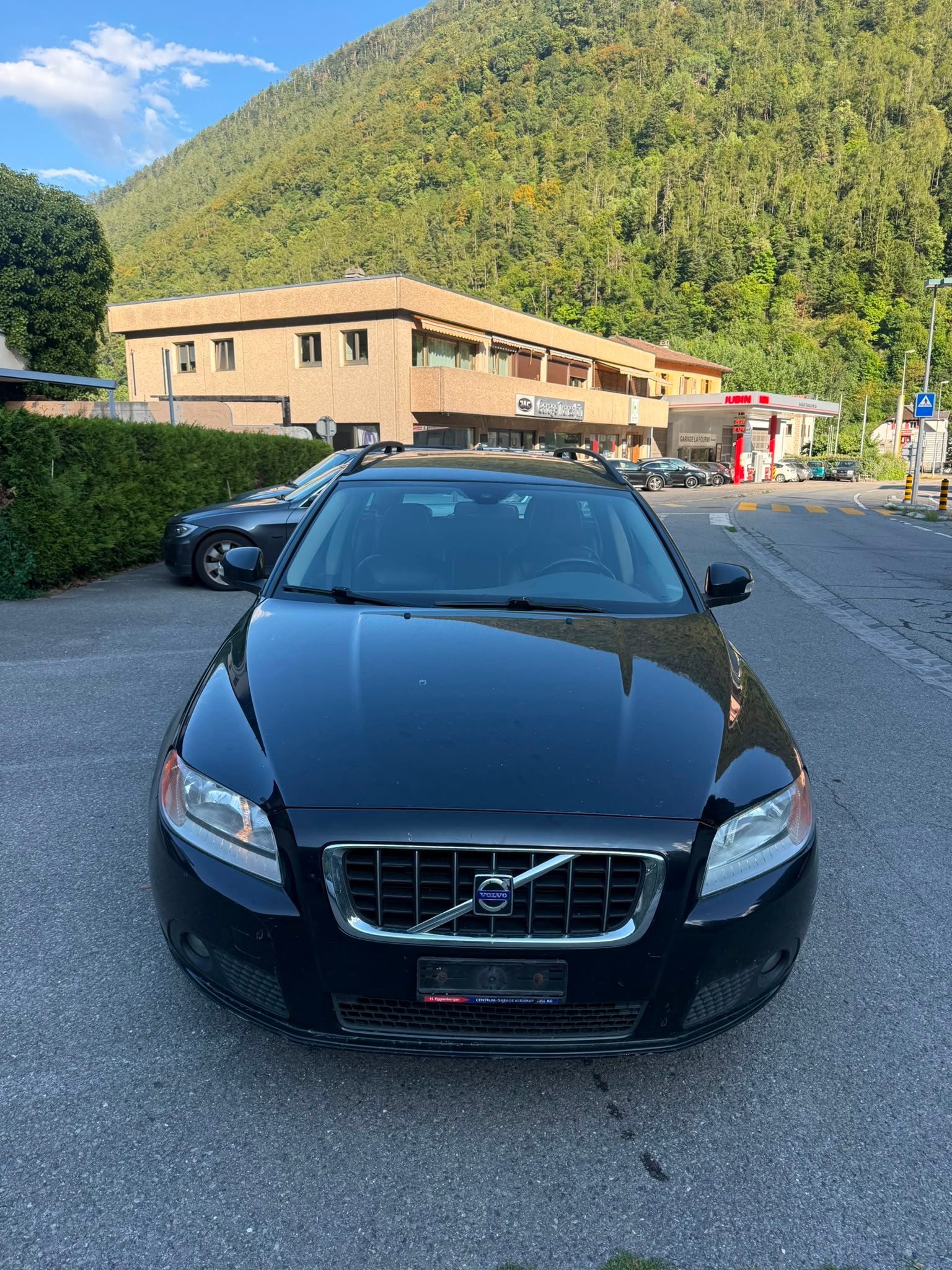 VOLVO V70 D5 Momentum Geartronic-image-1