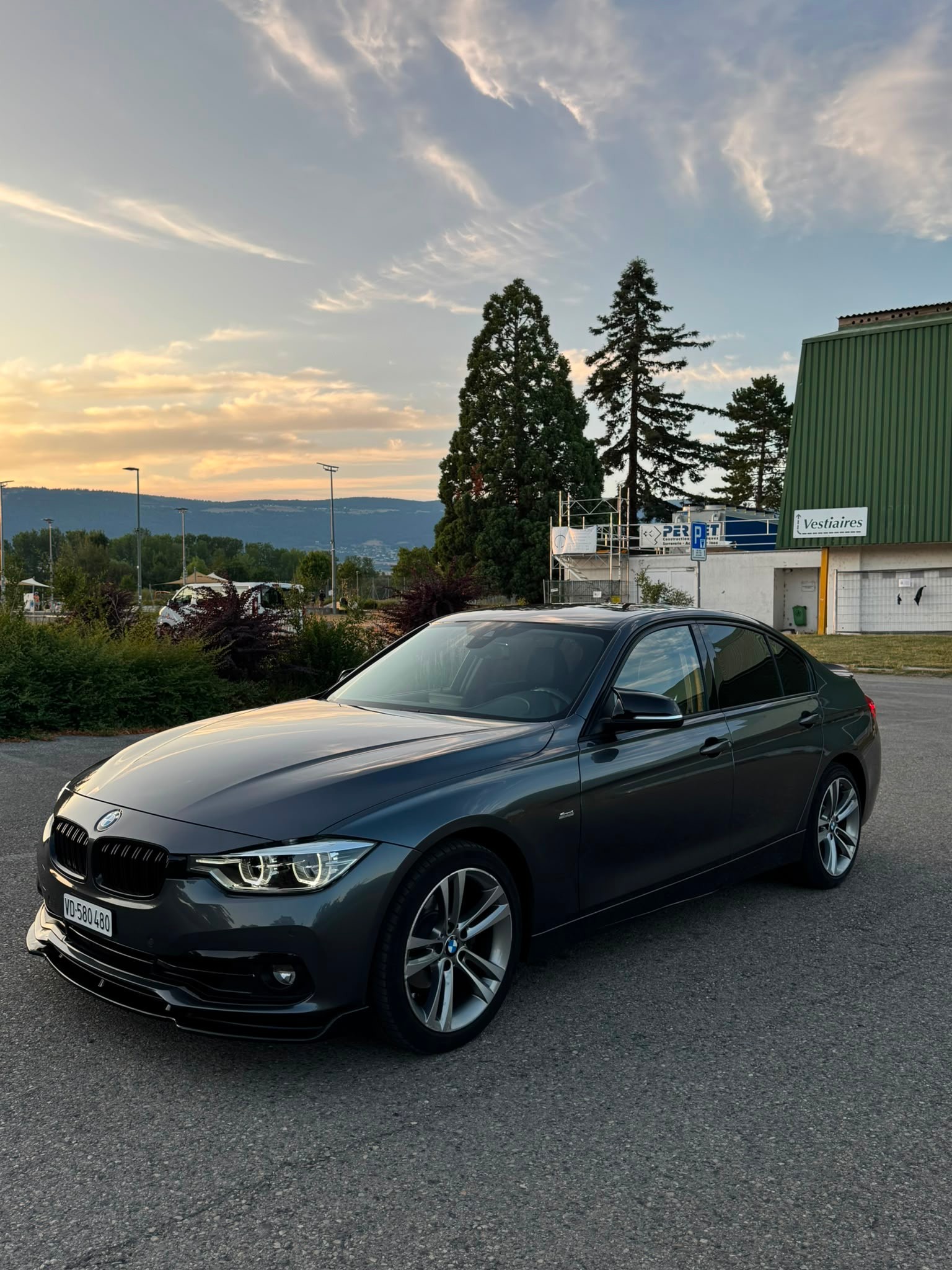 BMW 320i xDrive Sport Line Steptronic-image-0