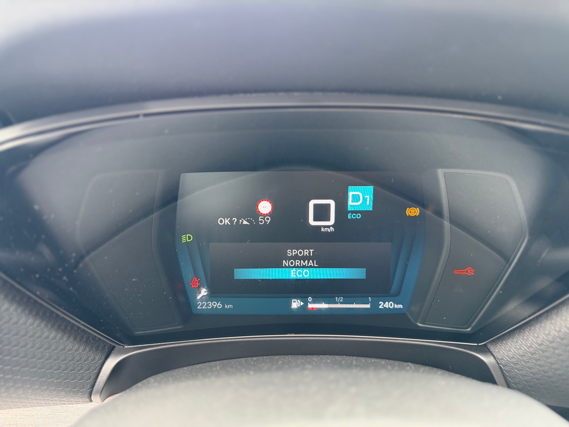 CITROEN C5 X 1.2i Swiss Edition EAT8-image-13